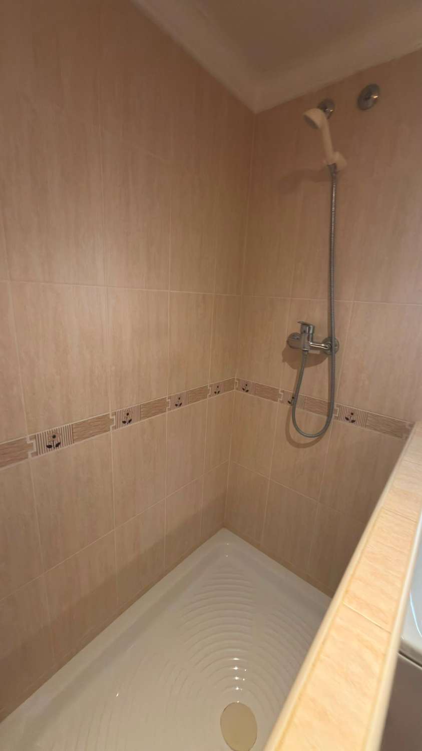 Amplio apartamento de 3 dormitorios en alquiler en Albatera con parking y almacenamiento
