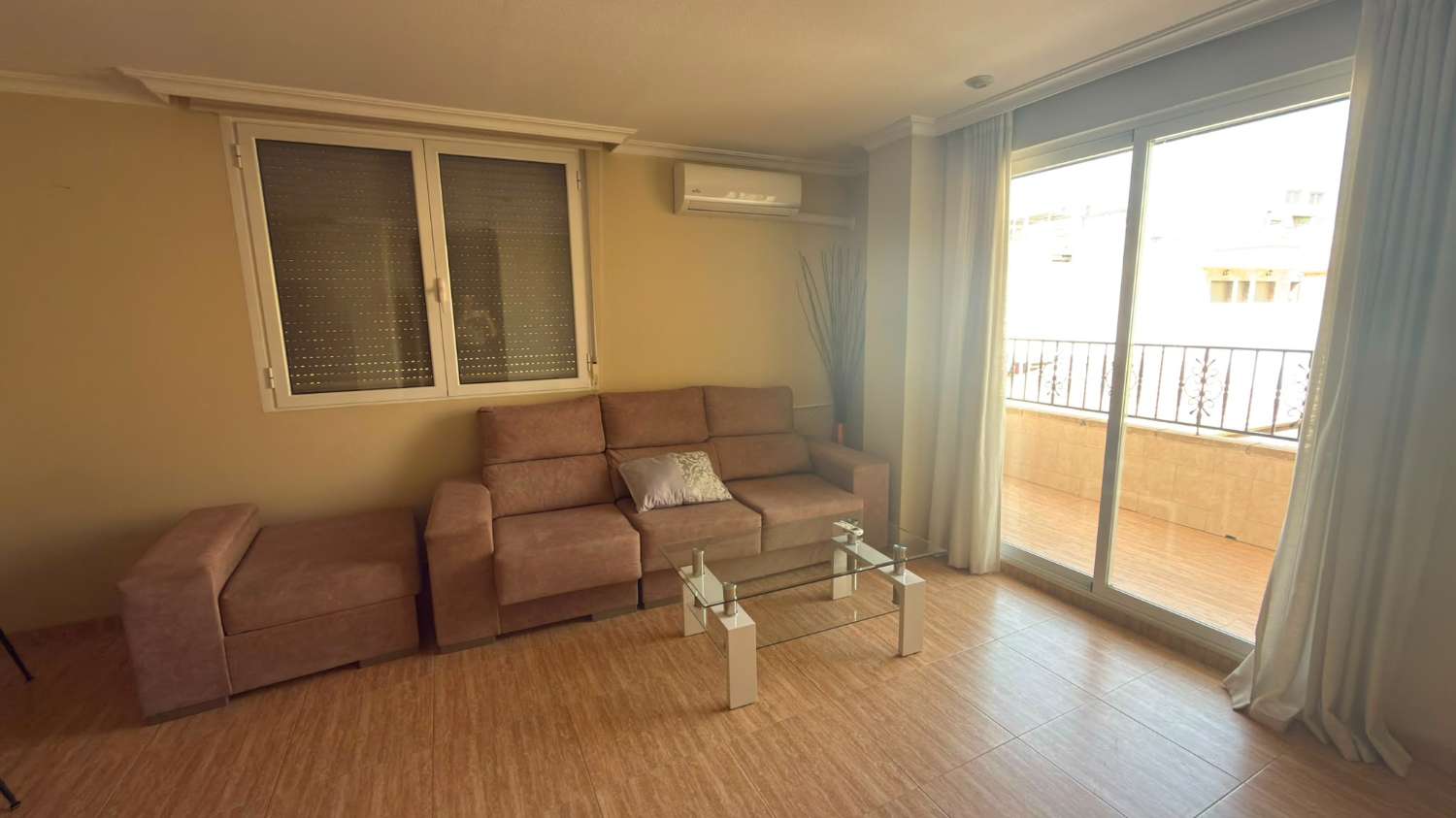 Amplio apartamento de 3 dormitorios en alquiler en Albatera con parking y almacenamiento