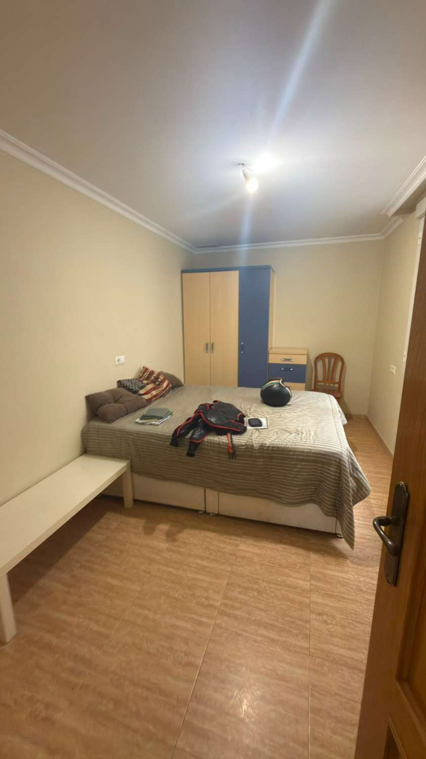 Amplio apartamento de 3 dormitorios en alquiler en Albatera con parking y almacenamiento