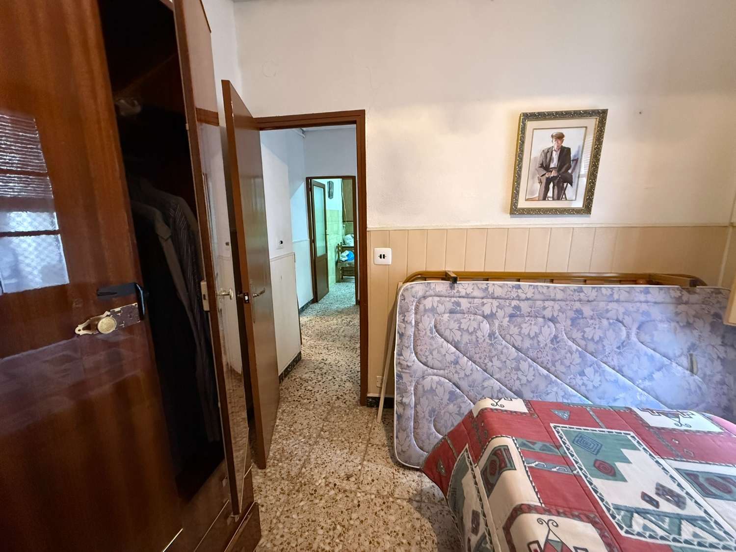 Refurb Project - Single-Storey Home with Patio and Great Potential in Crevillente