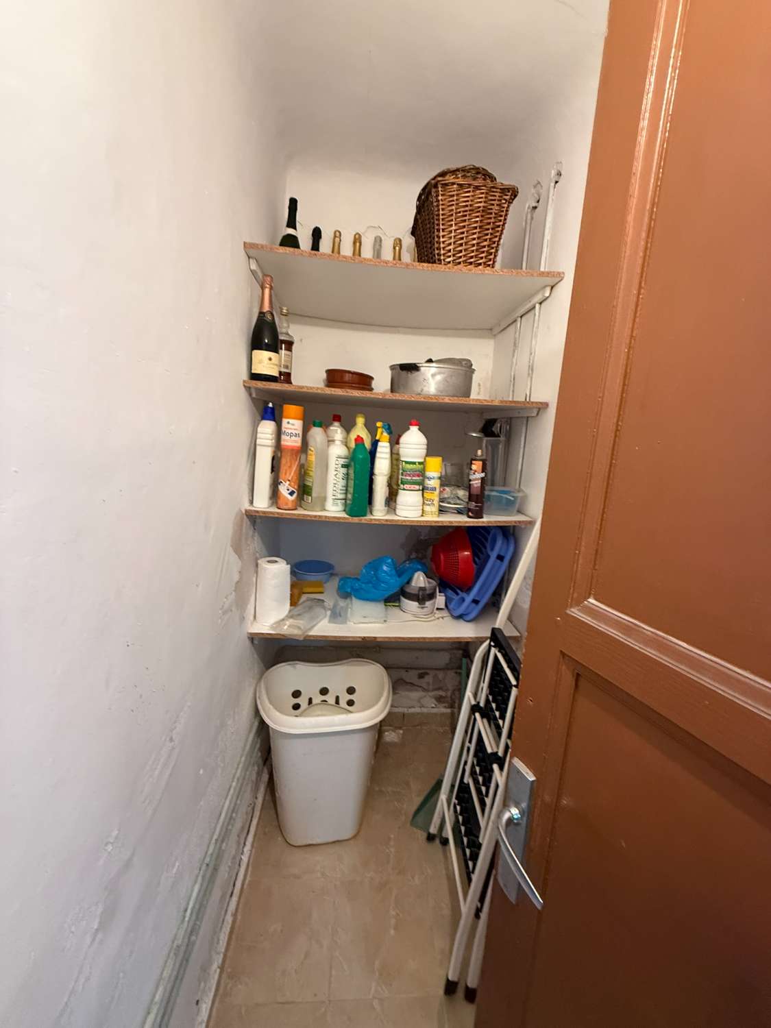 Refurb Project - Single-Storey Home with Patio and Great Potential in Crevillente