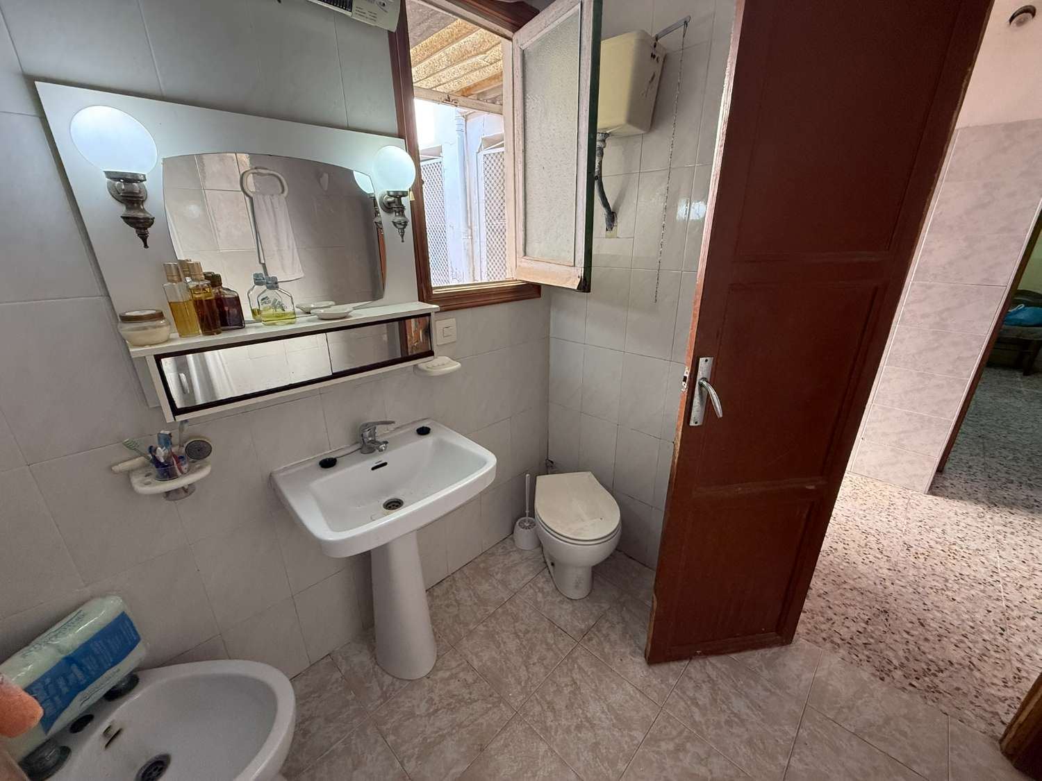 Refurb Project - Single-Storey Home with Patio and Great Potential in Crevillente