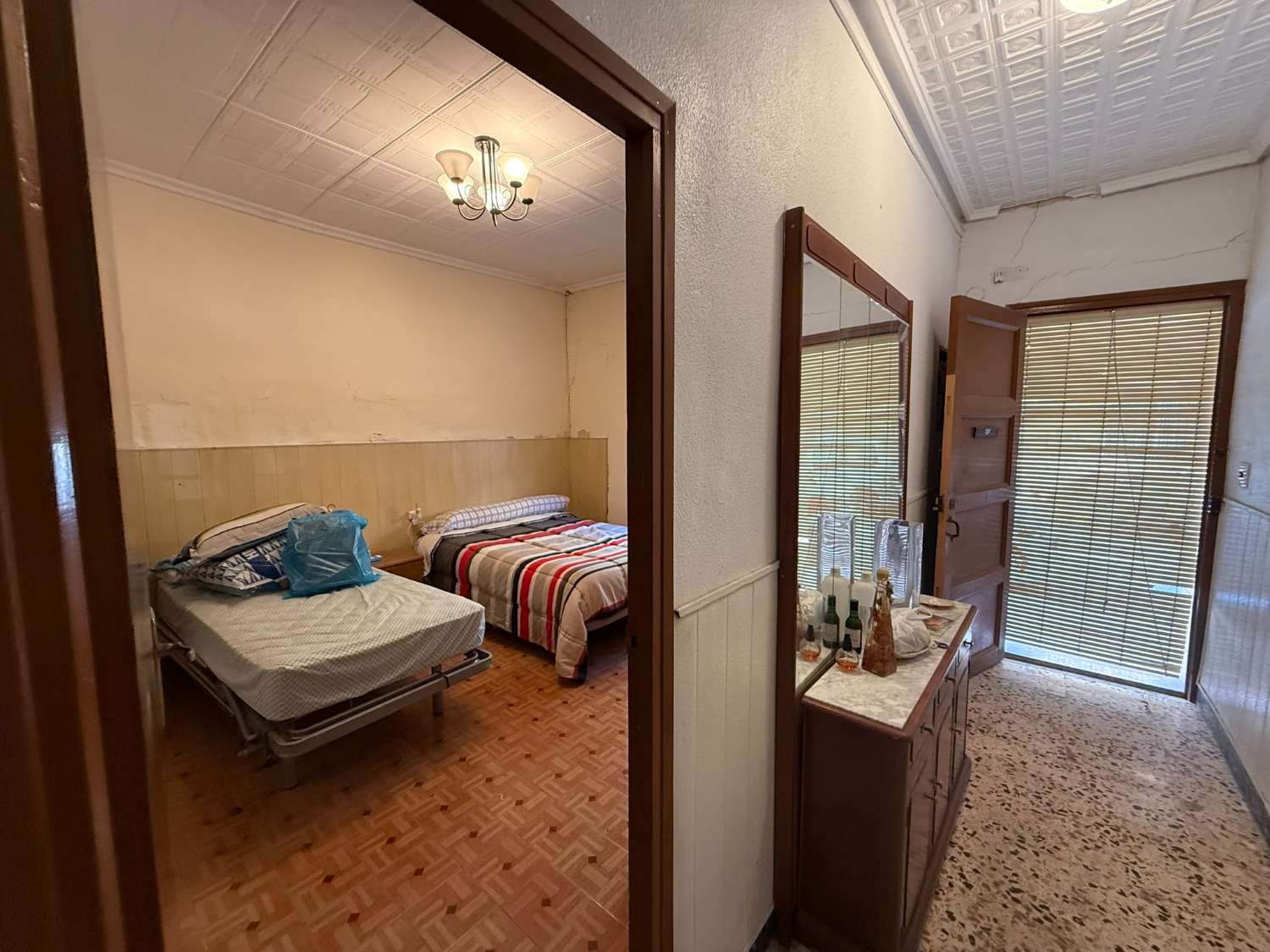 Refurb Project - Single-Storey Home with Patio and Great Potential in Crevillente