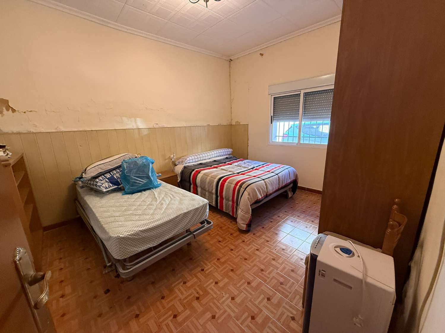 Refurb Project - Single-Storey Home with Patio and Great Potential in Crevillente