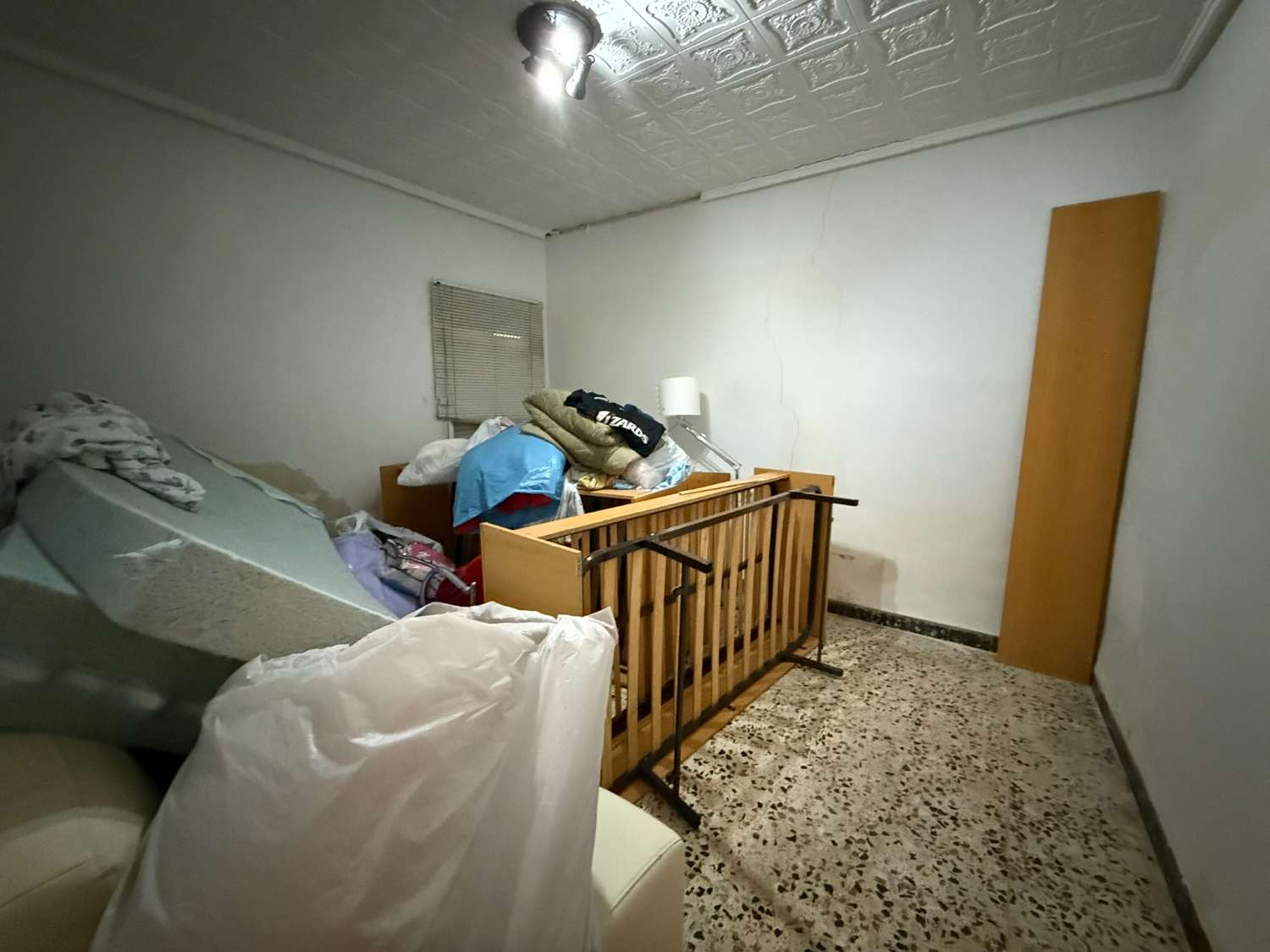 Refurb Project - Single-Storey Home with Patio and Great Potential in Crevillente