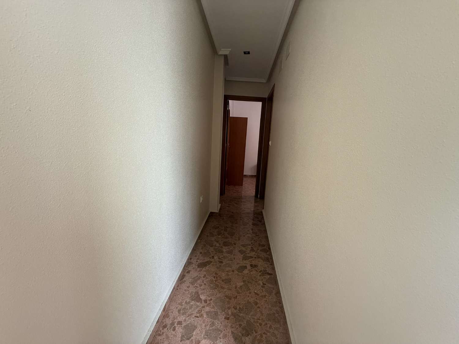 3 Bedroom, 2 Bathroom Townhouse with Large Roof Terrace and Barbecue For Long Term Rent in Crevillente