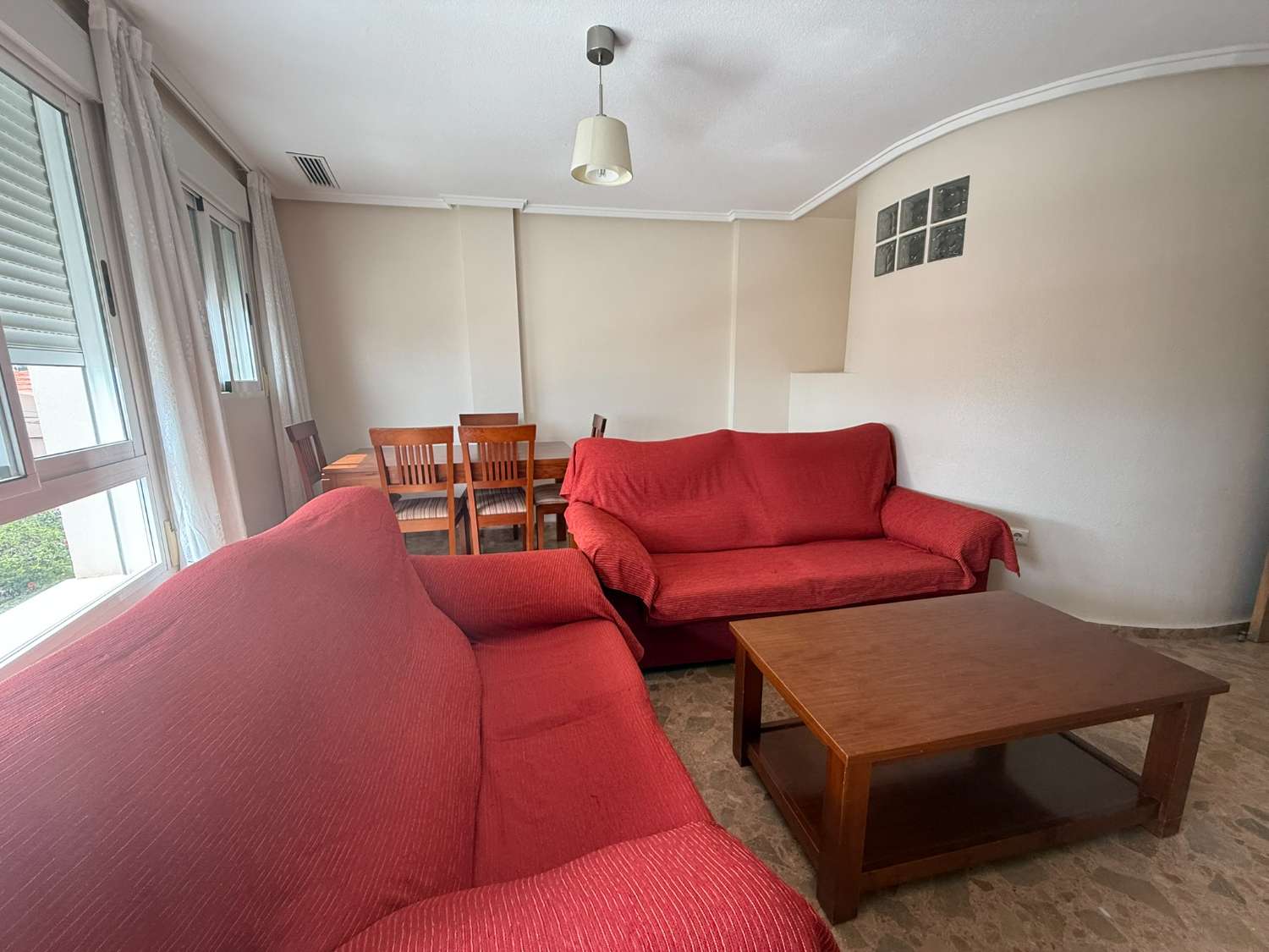 3 Bedroom, 2 Bathroom Townhouse with Large Roof Terrace and Barbecue For Long Term Rent in Crevillente