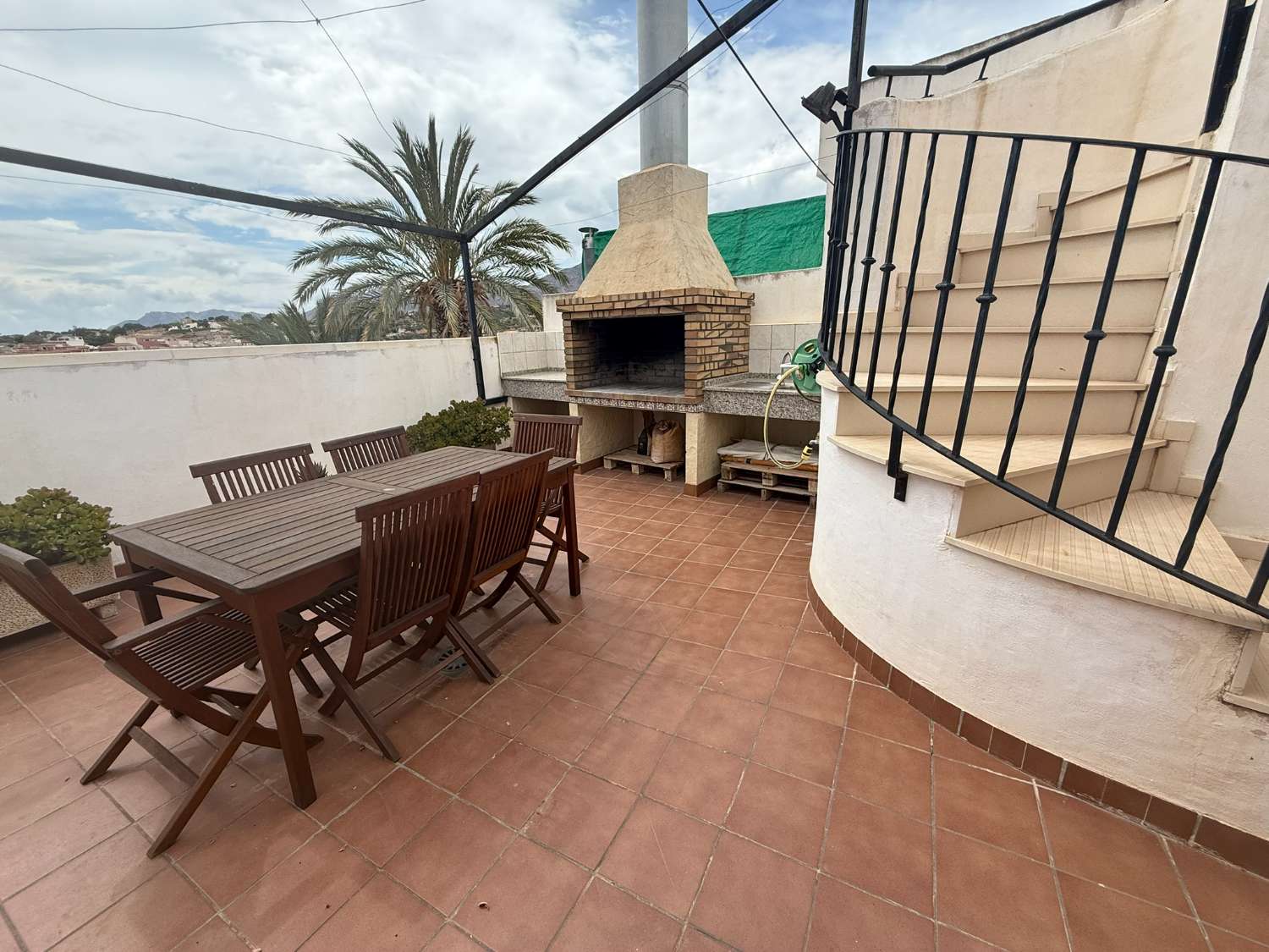 3 Bedroom, 2 Bathroom Townhouse with Large Roof Terrace and Barbecue For Long Term Rent in Crevillente