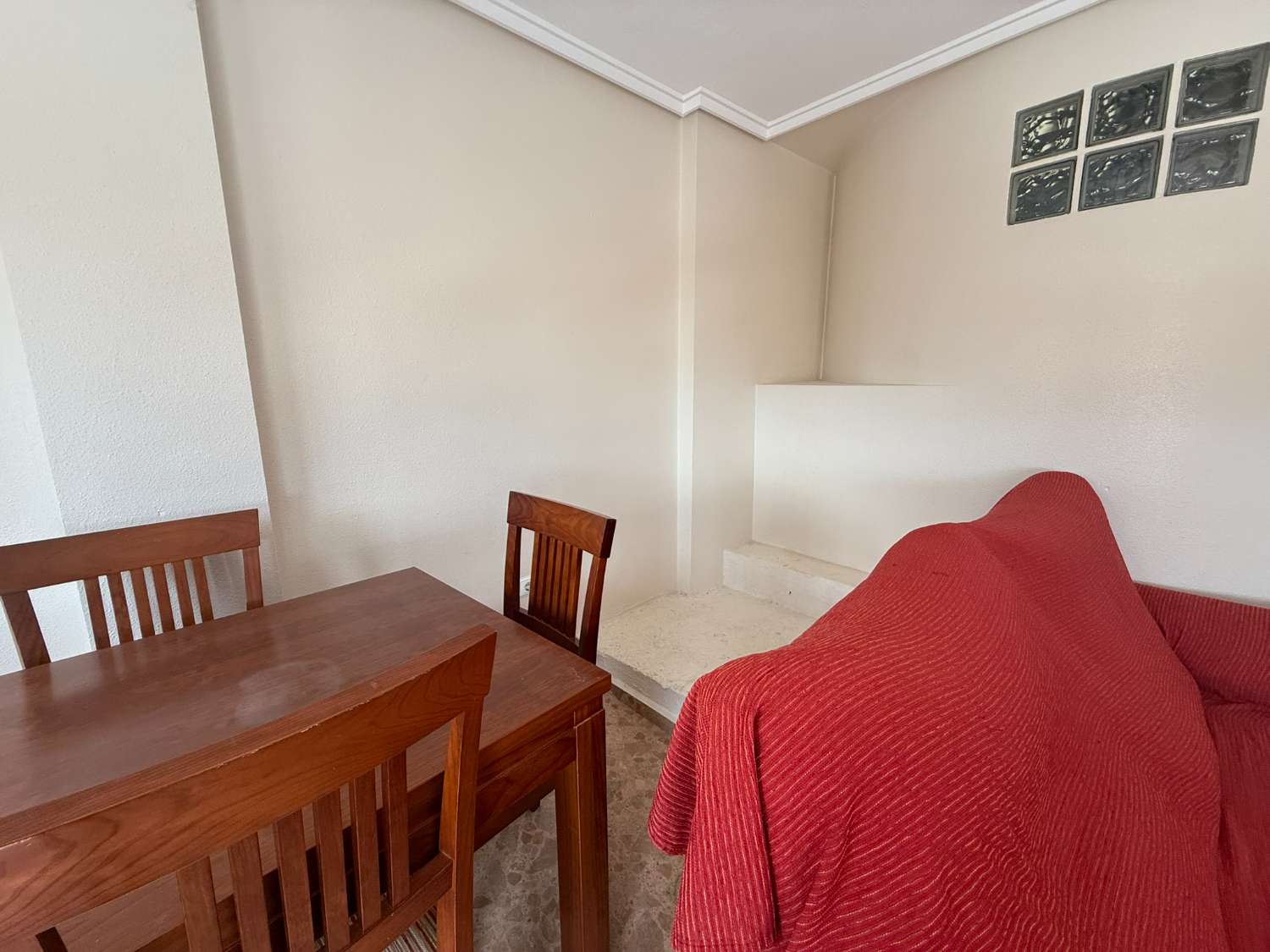 3 Bedroom, 2 Bathroom Townhouse with Large Roof Terrace and Barbecue For Long Term Rent in Crevillente