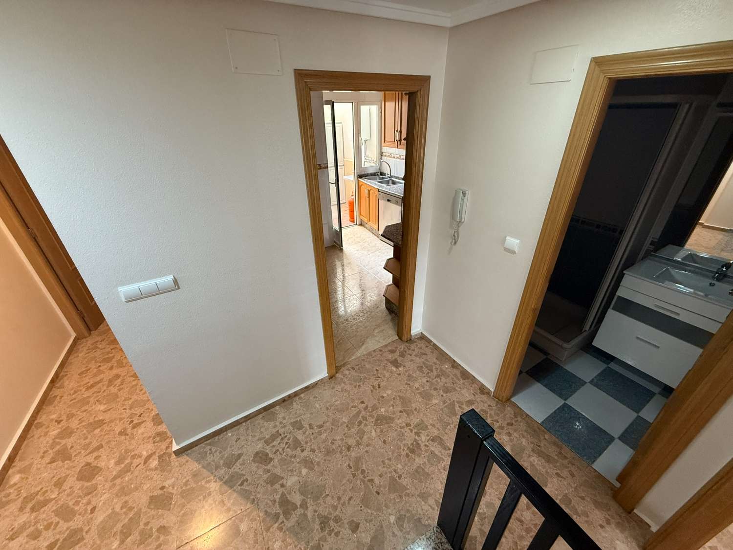 3 Bedroom, 2 Bathroom Townhouse with Large Roof Terrace and Barbecue For Long Term Rent in Crevillente