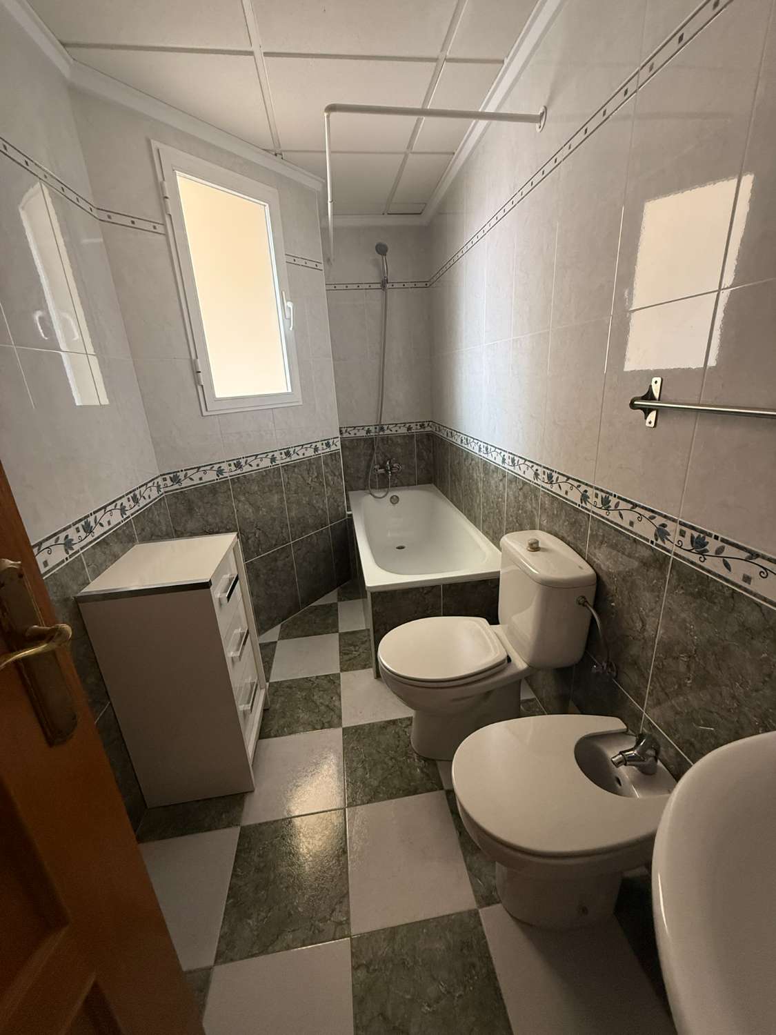 3 Bedroom, 2 Bathroom Townhouse with Large Roof Terrace and Barbecue For Long Term Rent in Crevillente