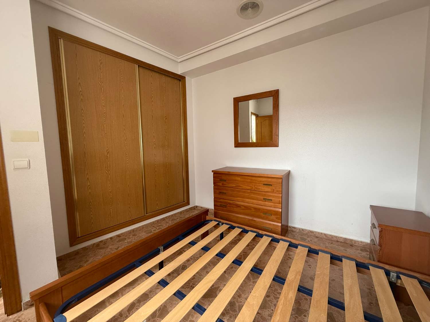 3 Bedroom, 2 Bathroom Townhouse with Large Roof Terrace and Barbecue For Long Term Rent in Crevillente