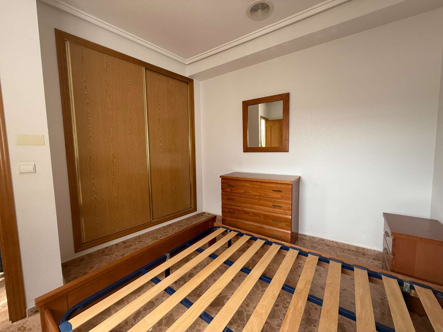 3 Bedroom, 2 Bathroom Townhouse with Large Roof Terrace and Barbecue For Long Term Rent in Crevillente