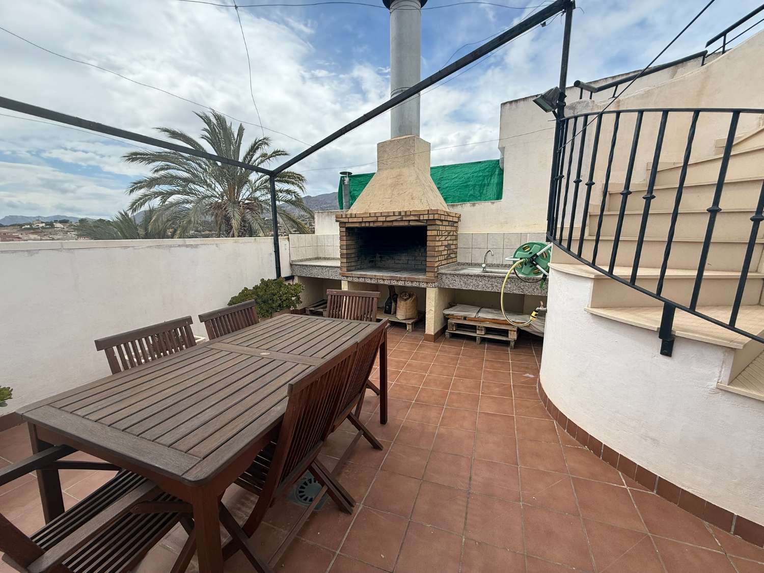 3 Bedroom, 2 Bathroom Townhouse with Large Roof Terrace and Barbecue For Long Term Rent in Crevillente
