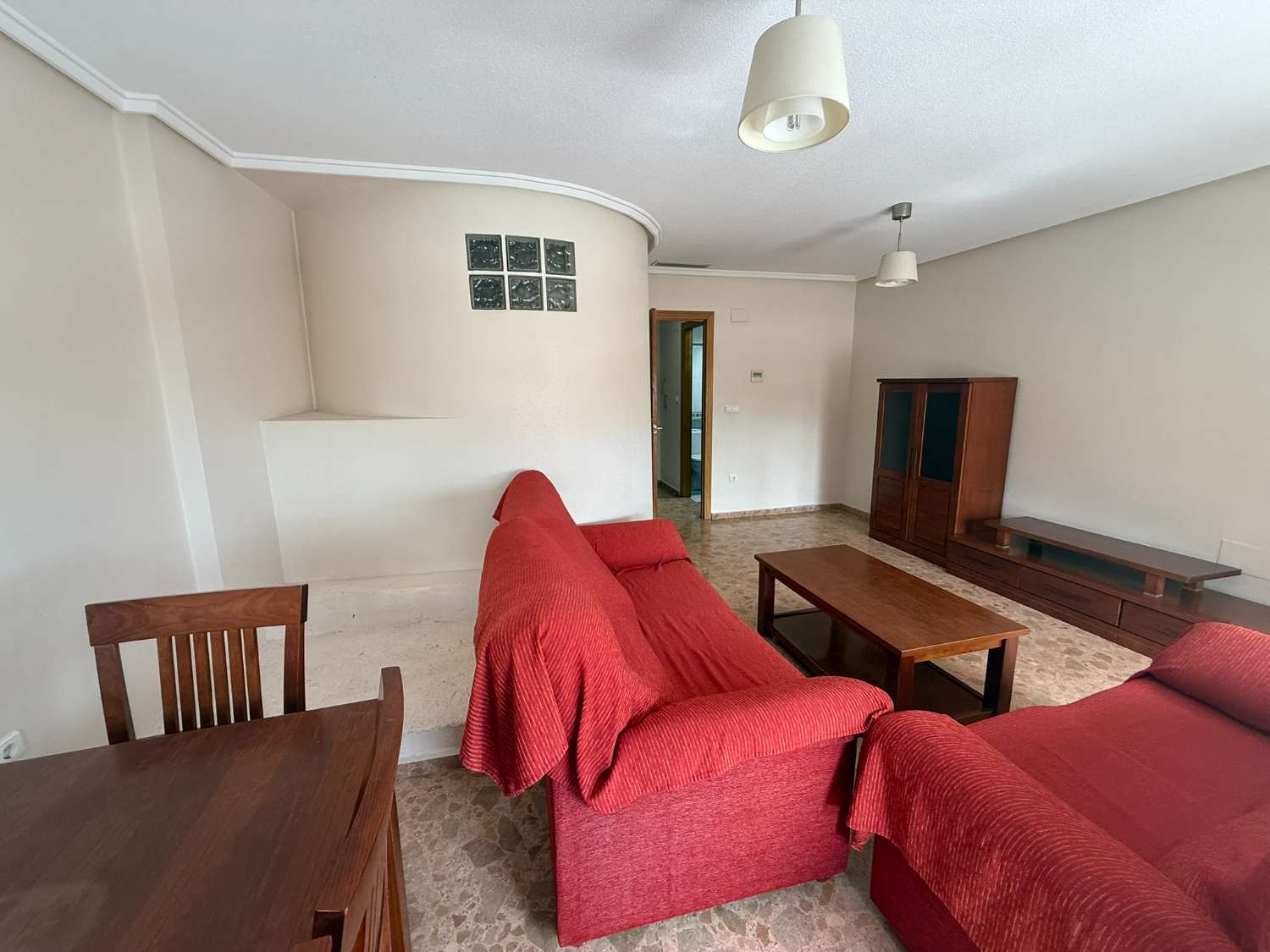 3 Bedroom, 2 Bathroom Townhouse with Large Roof Terrace and Barbecue For Long Term Rent in Crevillente