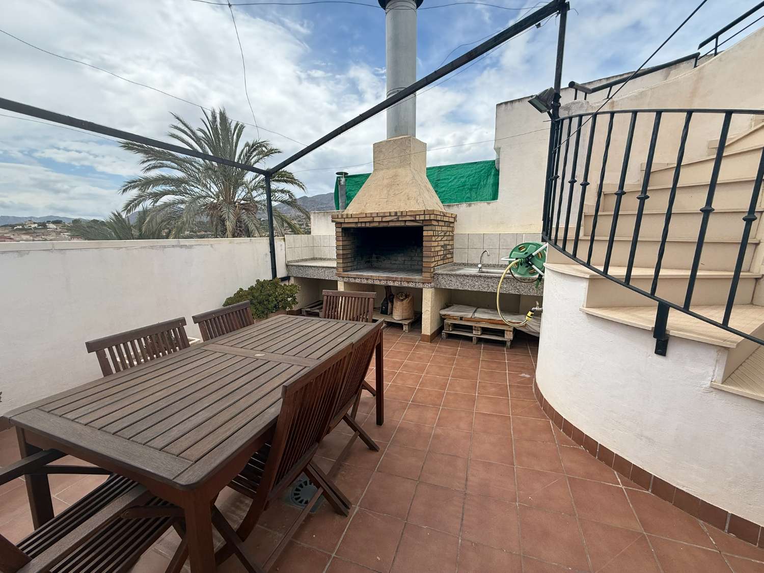 3 Bedroom, 2 Bathroom Townhouse with Large Roof Terrace and Barbecue For Long Term Rent in Crevillente