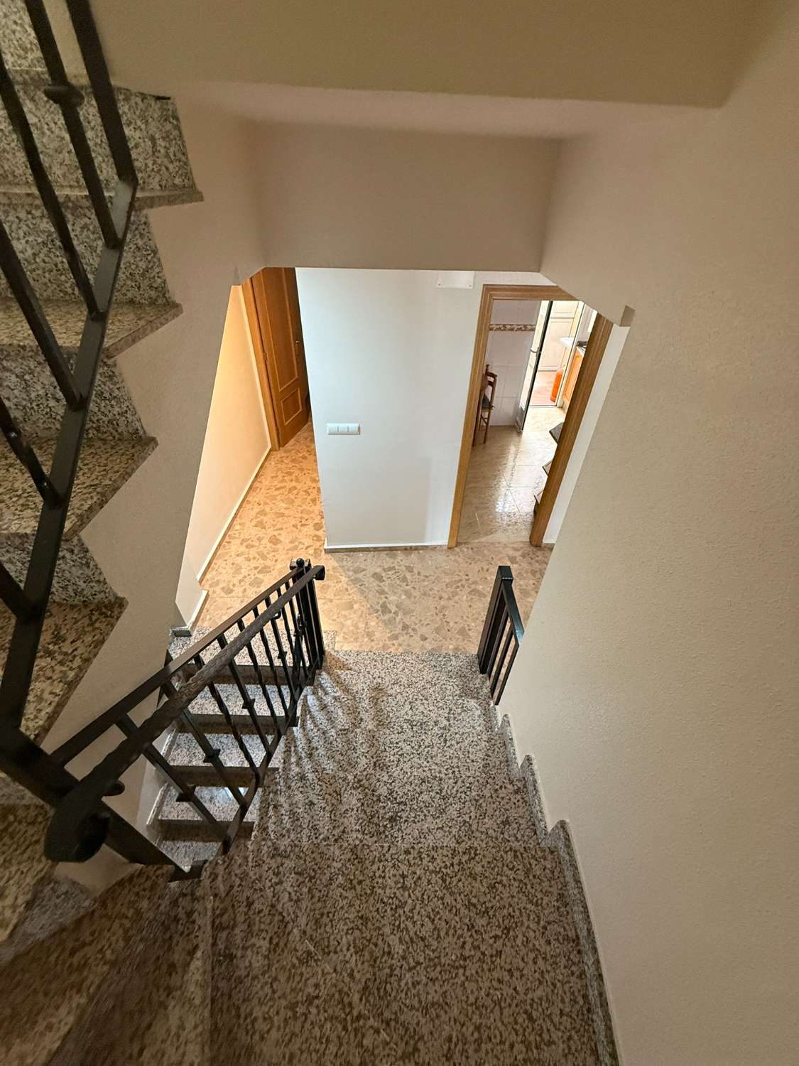 3 Bedroom, 2 Bathroom Townhouse with Large Roof Terrace and Barbecue For Long Term Rent in Crevillente