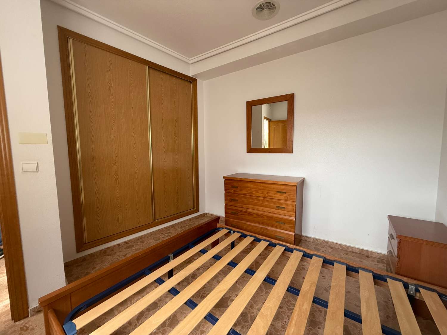 3 Bedroom, 2 Bathroom Townhouse with Large Roof Terrace and Barbecue For Long Term Rent in Crevillente