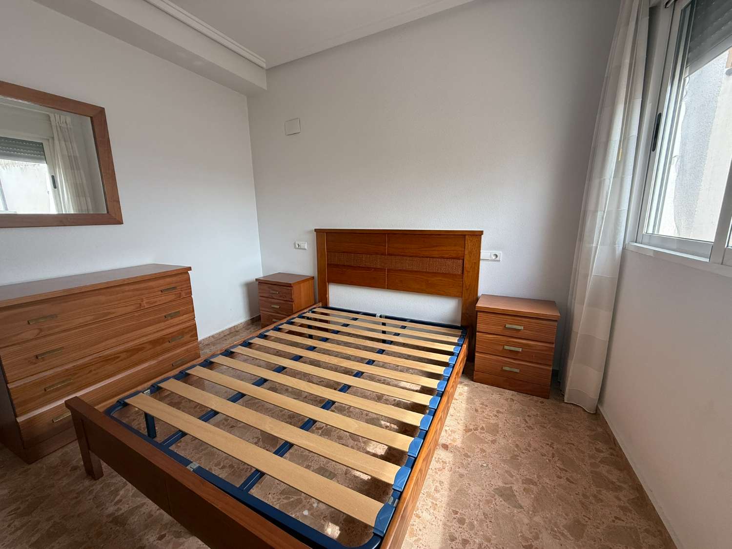 3 Bedroom, 2 Bathroom Townhouse with Large Roof Terrace and Barbecue For Long Term Rent in Crevillente