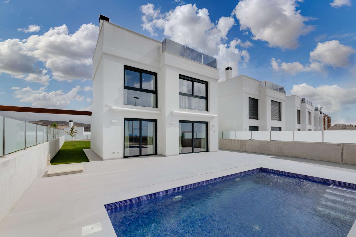 Bright, Modern and Spacious 3-Bed Villas with Private Pool, Golf Nearby and Sea Views