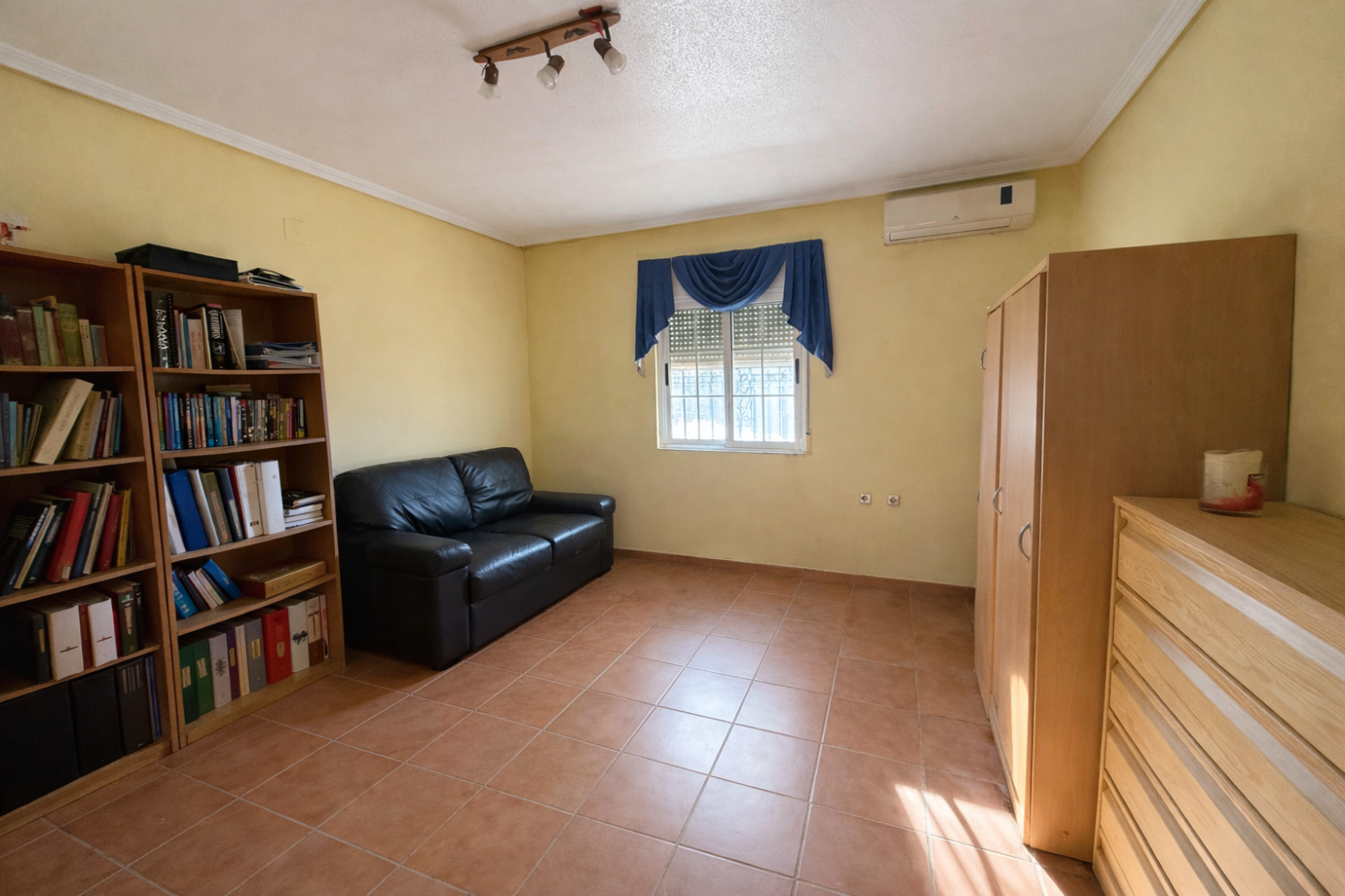 Amazing 4-Bedroom, 180 m² Solar-Powered Villa with 10 x 5 Pool on a 2,000 m² Plot, Close to Elche, Beaches and the Airport