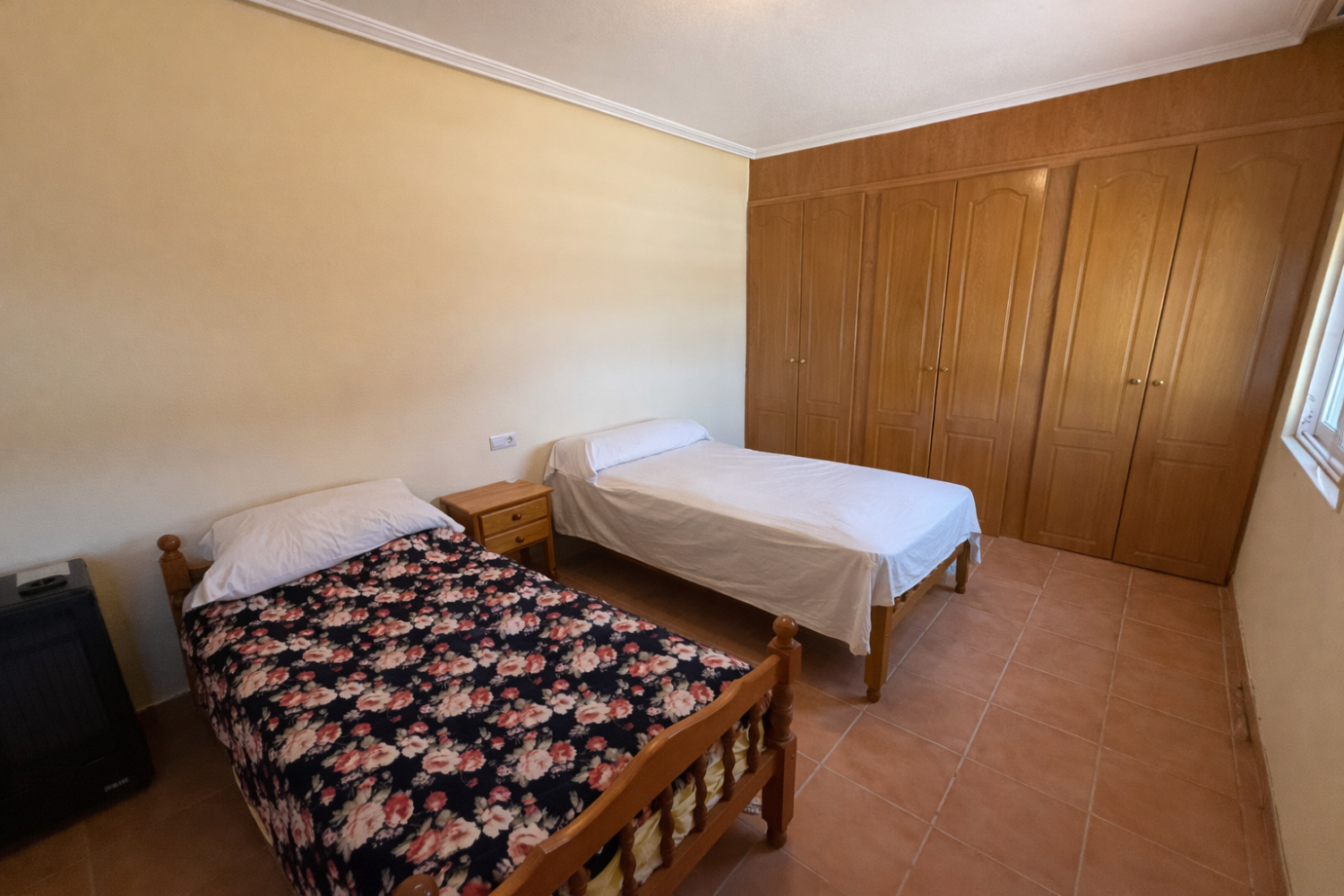 Amazing 4-Bedroom, 180 m² Solar-Powered Villa with 10 x 5 Pool on a 2,000 m² Plot, Close to Elche, Beaches and the Airport