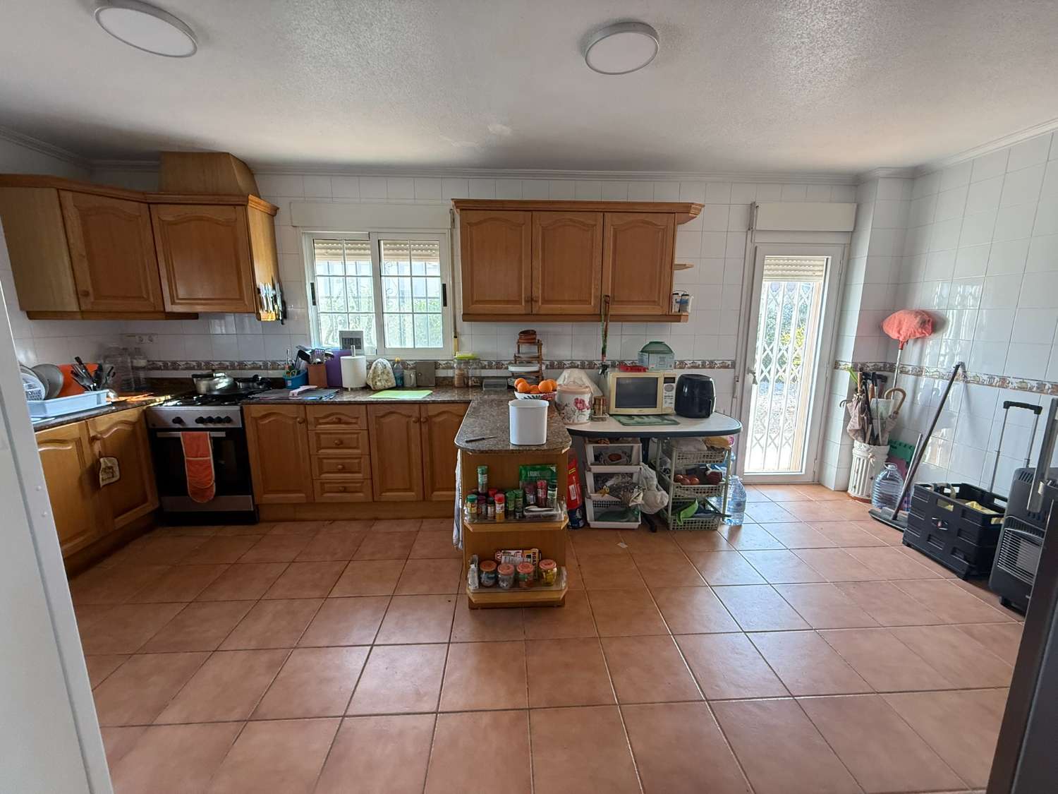 Amazing 4-Bedroom, 180 m² Solar-Powered Villa with 10 x 5 Pool on a 2,000 m² Plot, Close to Elche, Beaches and the Airport