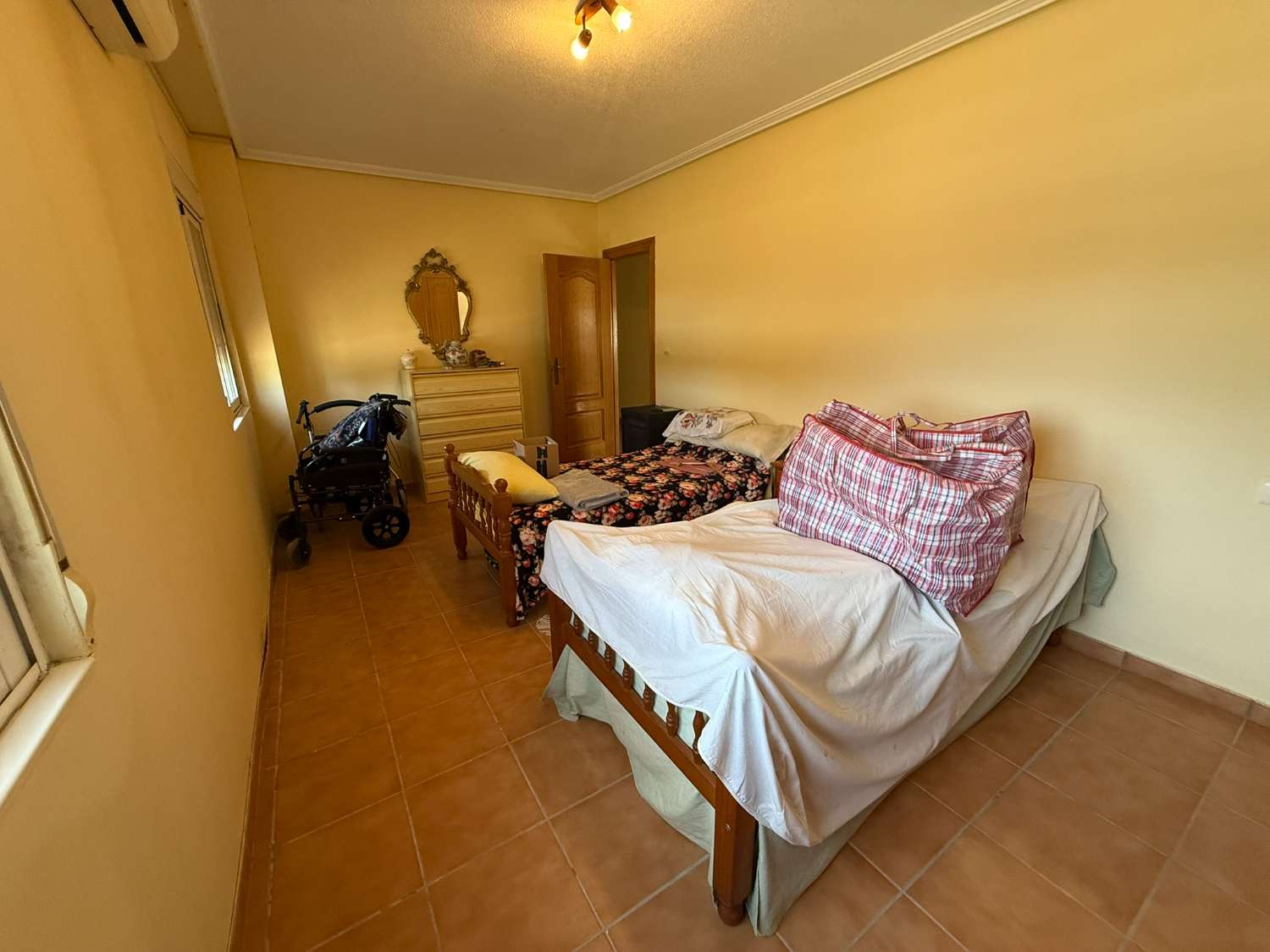 Amazing 4-Bedroom, 180 m² Solar-Powered Villa with 10 x 5 Pool on a 2,000 m² Plot, Close to Elche, Beaches and the Airport