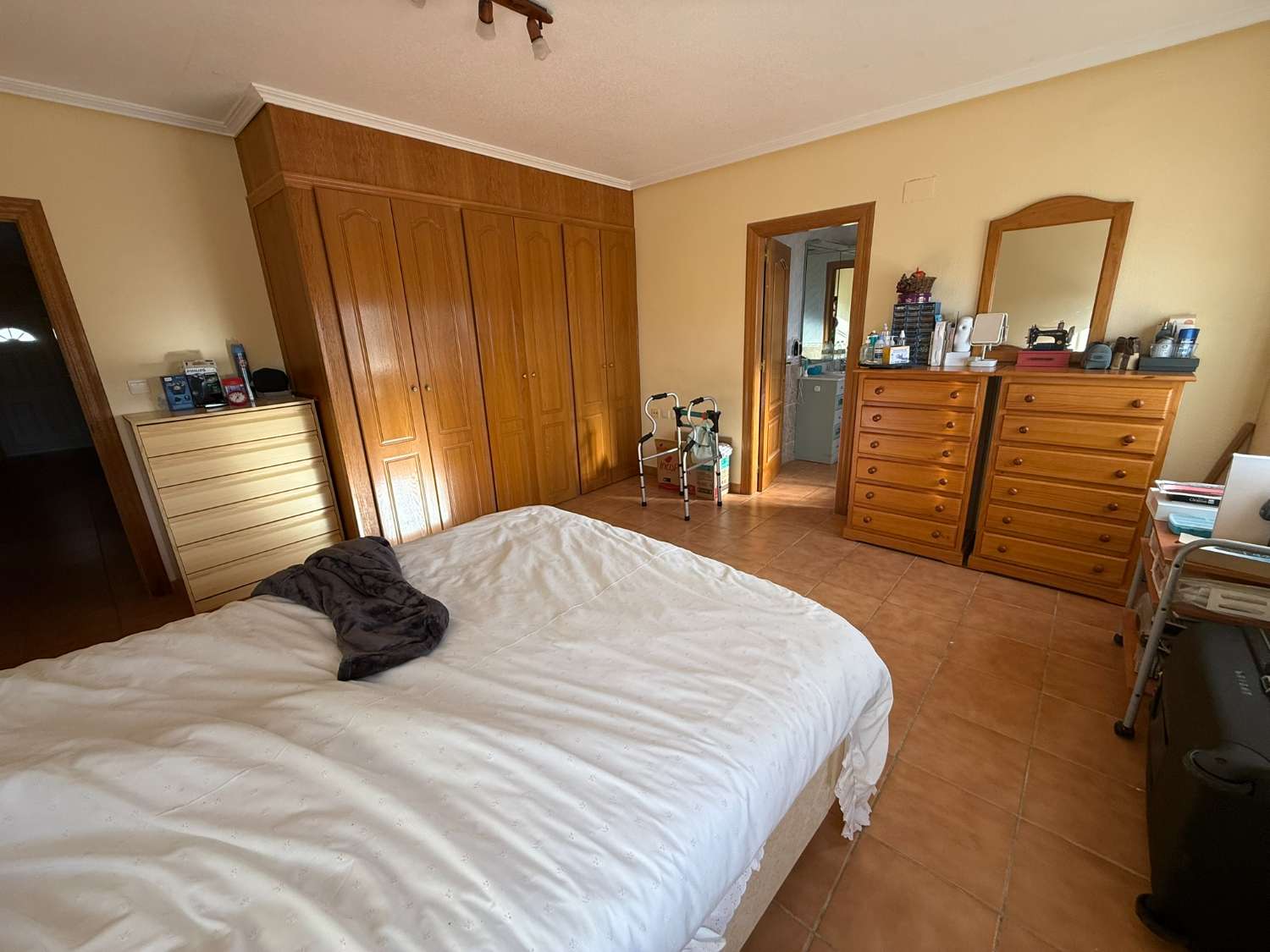 Amazing 4-Bedroom, 180 m² Solar-Powered Villa with 10 x 5 Pool on a 2,000 m² Plot, Close to Elche, Beaches and the Airport