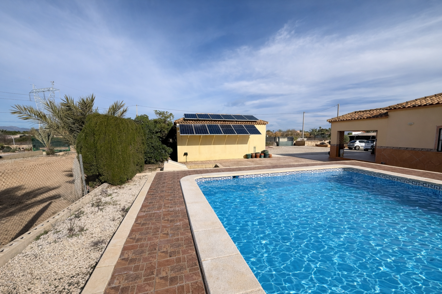 Amazing 4-Bedroom, 180 m² Solar-Powered Villa with 10 x 5 Pool on a 2,000 m² Plot, Close to Elche, Beaches and the Airport
