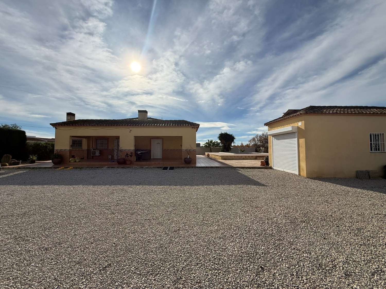 Amazing 4-Bedroom, 180 m² Solar-Powered Villa with 10 x 5 Pool on a 2,000 m² Plot, Close to Elche, Beaches and the Airport