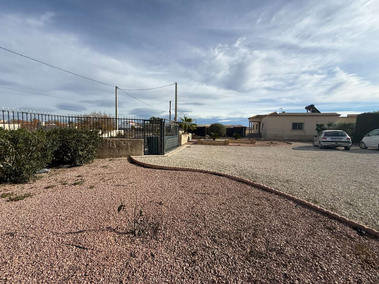 Amazing 4-Bedroom, 180 m² Solar-Powered Villa with 10 x 5 Pool on a 2,000 m² Plot, Close to Elche, Beaches and the Airport