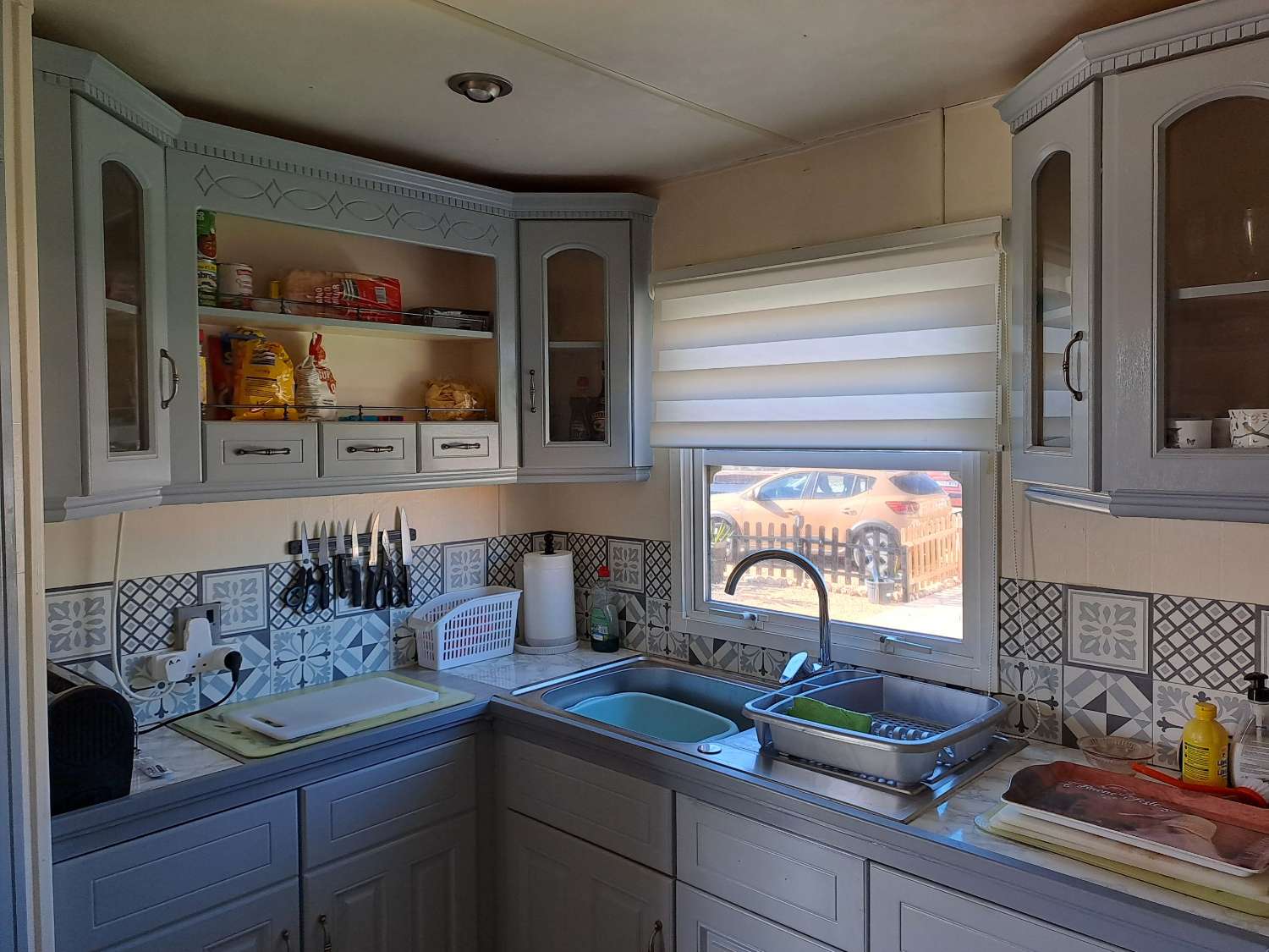 A great 2 bed Atlas Super Oakwood with decking and outside kitchen