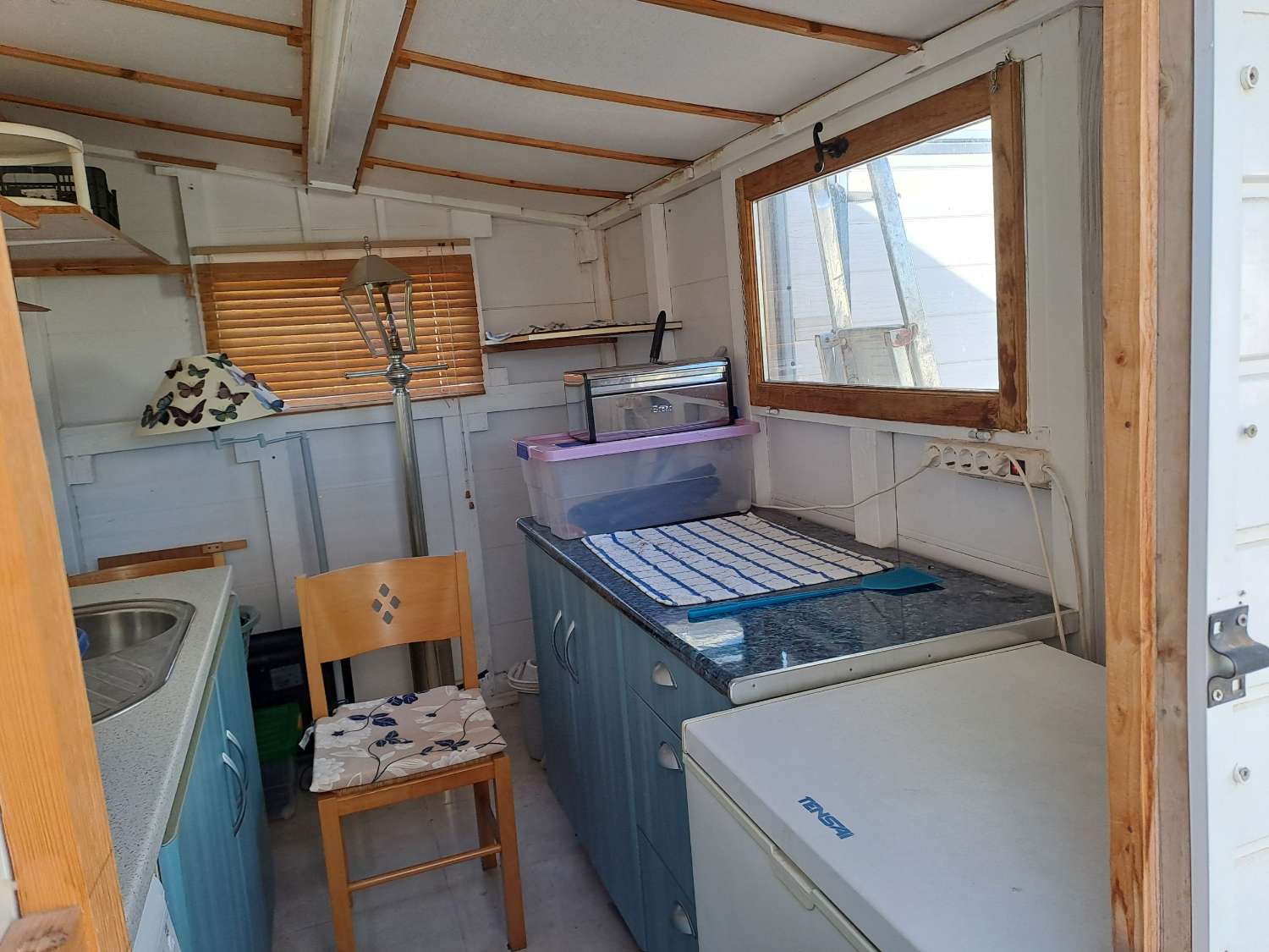 A great 2 bed Atlas Super Oakwood with decking and outside kitchen