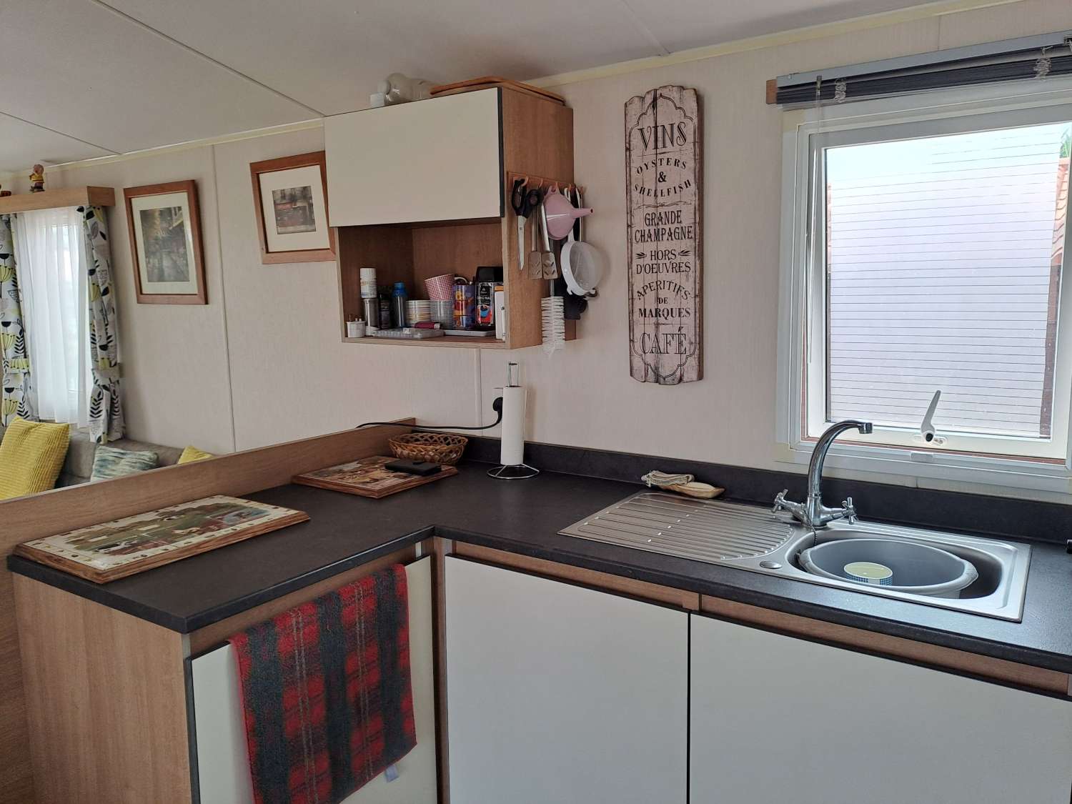 Willerby Peppy Mobile Home with L-Shaped Decking – €48,500