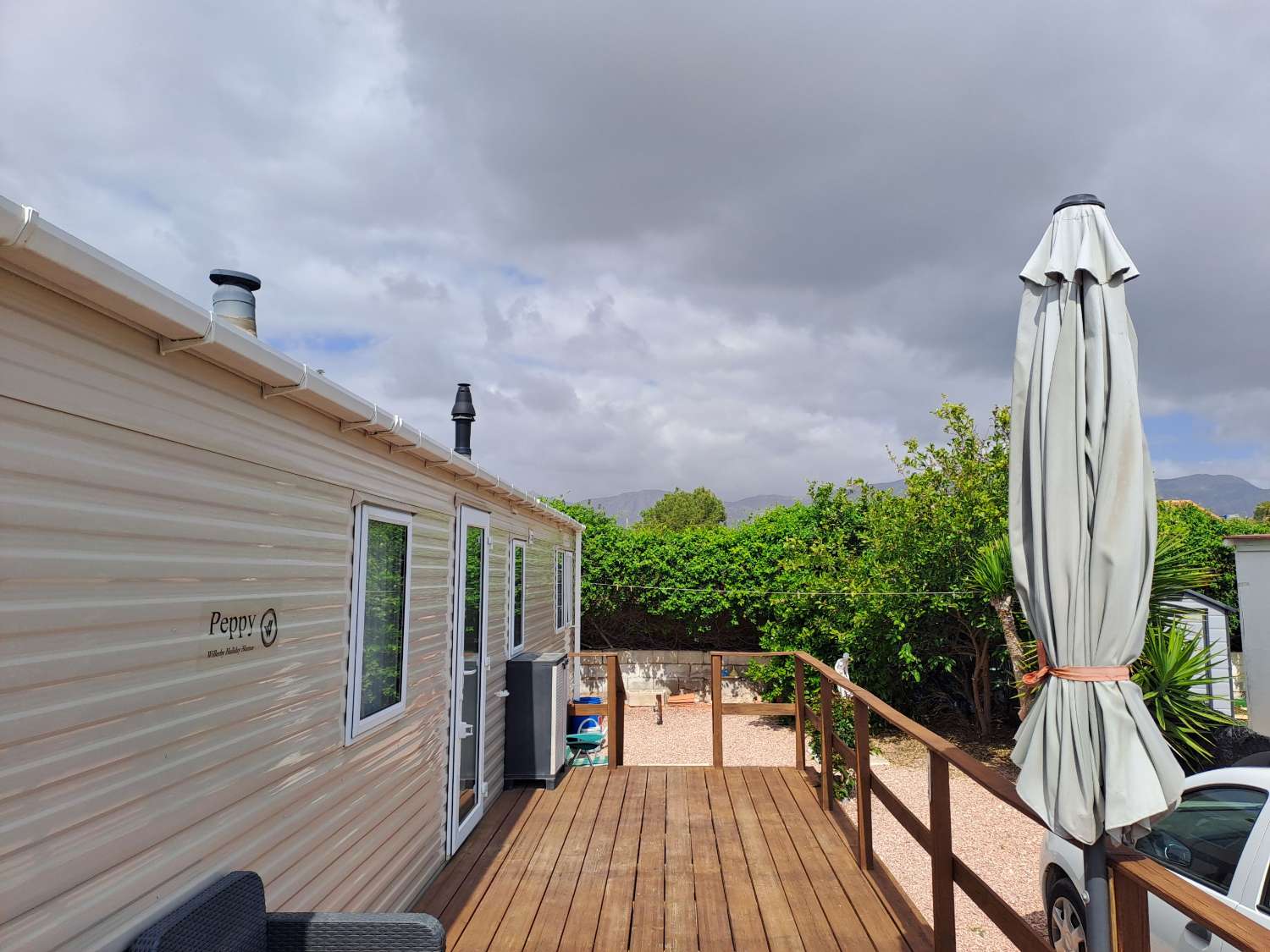 Willerby Peppy Mobile Home with L-Shaped Decking – €48,500