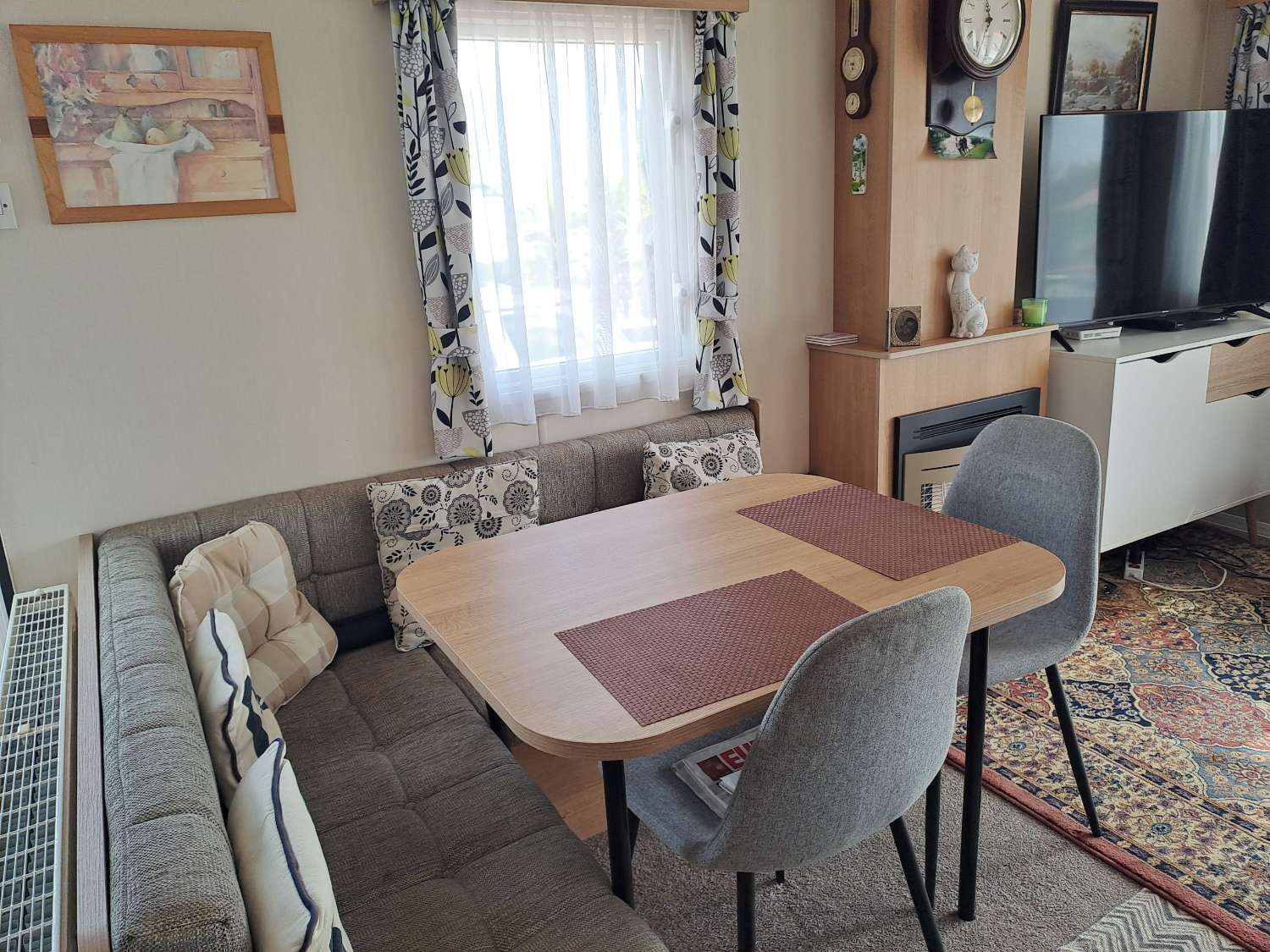 Willerby Peppy Mobile Home with L-Shaped Decking – €48,500