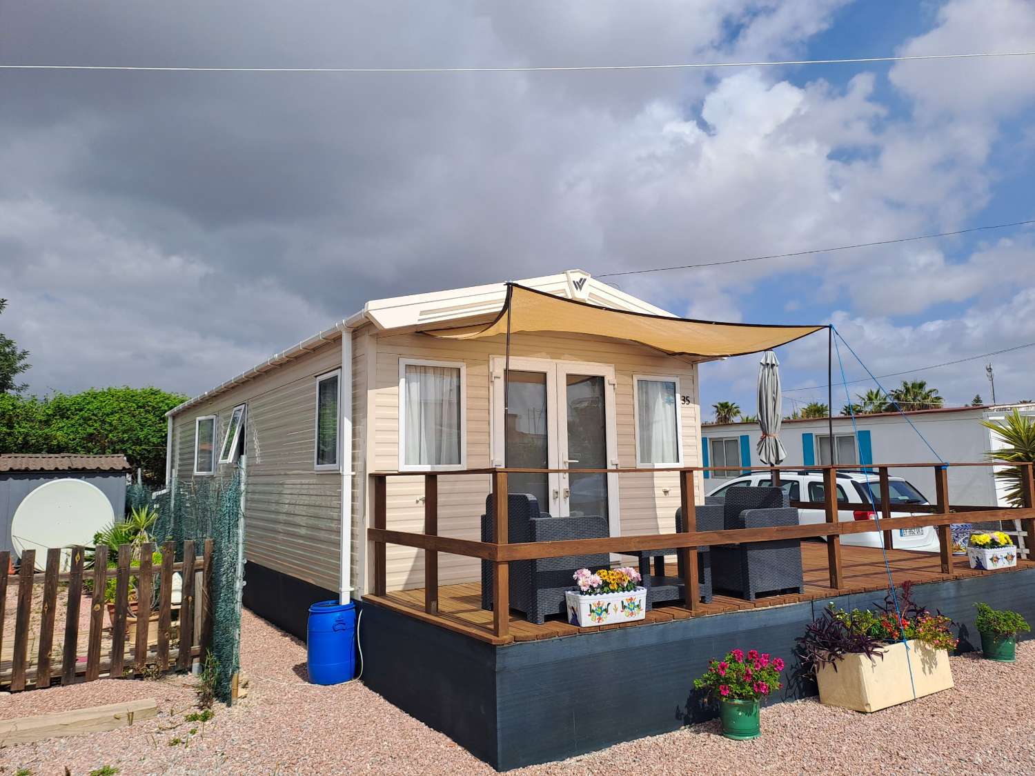 Willerby Peppy Mobile Home with L-Shaped Decking – €48,500