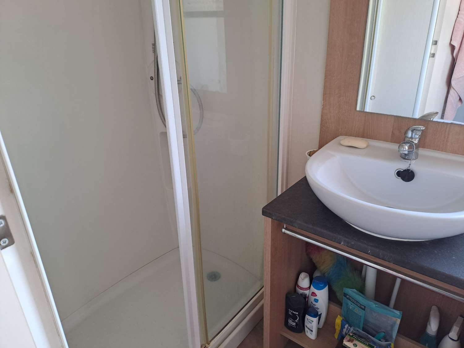 Willerby Peppy Mobile Home with L-Shaped Decking – €48,500