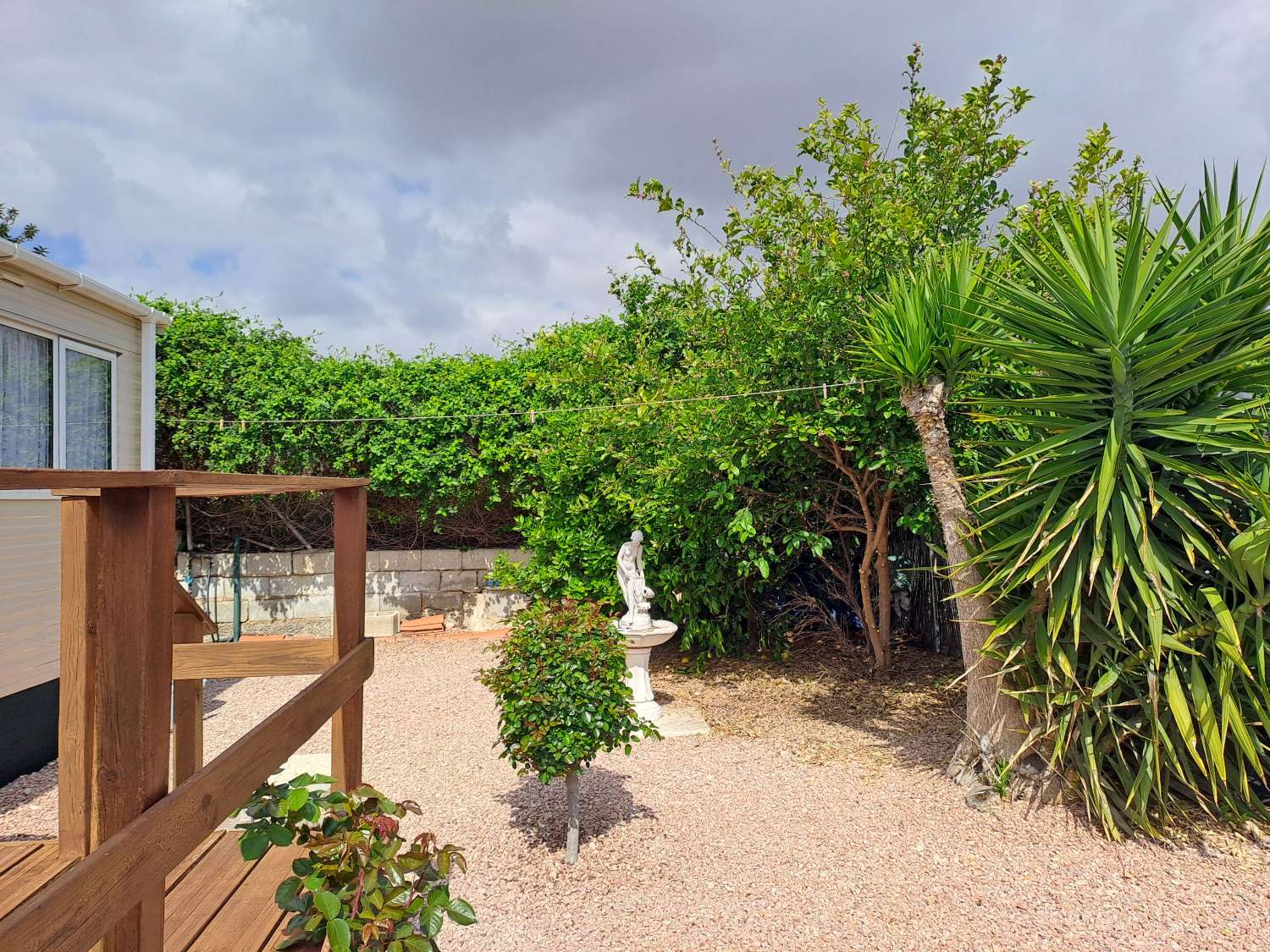 Willerby Peppy Mobile Home with L-Shaped Decking – €48,500