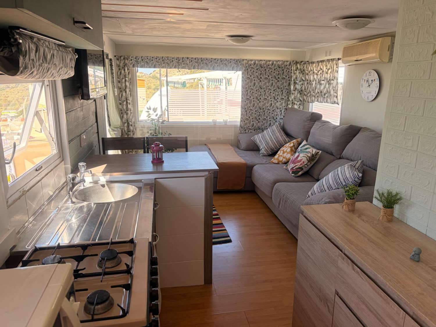 1 bed mobile home near the sea