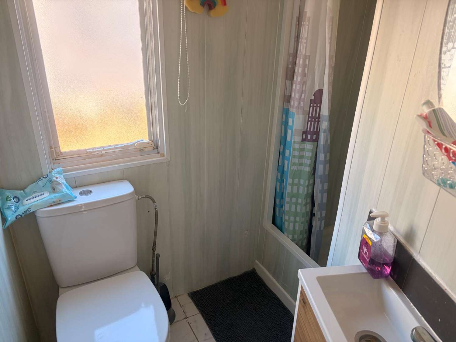 Willerby mobile home in the sun with communal pool and bar