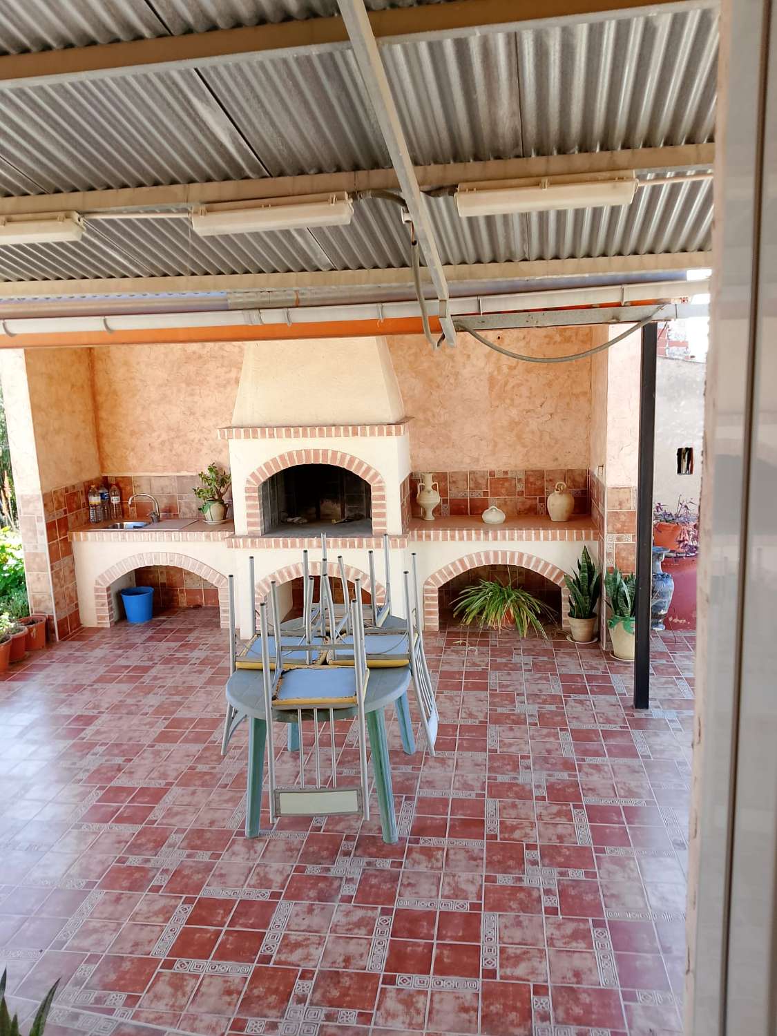 Spacious 4-Bedroom Rustic Property on a 3000m2 Plot in Rafal