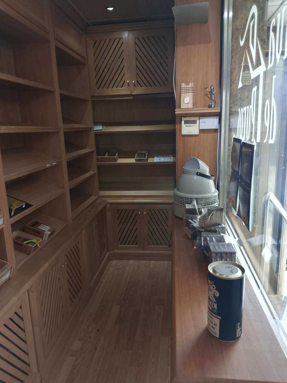 Established Tobacconist Business & Premises for Sale in Almoradí