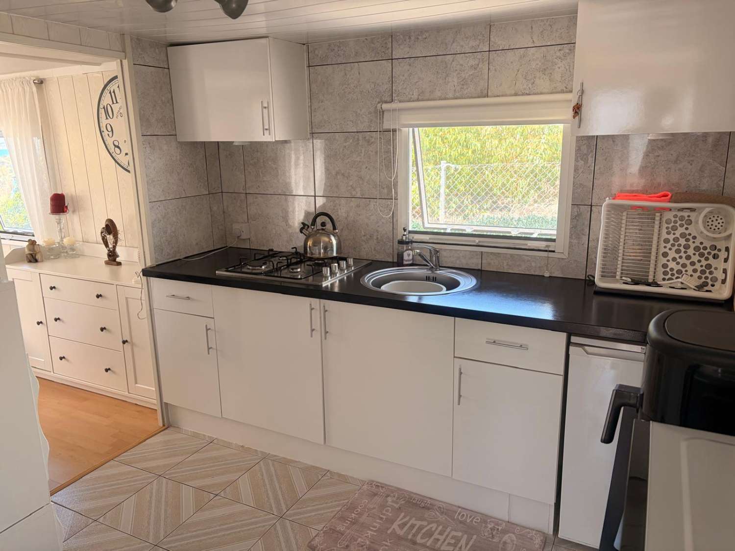A ready-to-enjoy fully equipped Delta Santana Mobile home