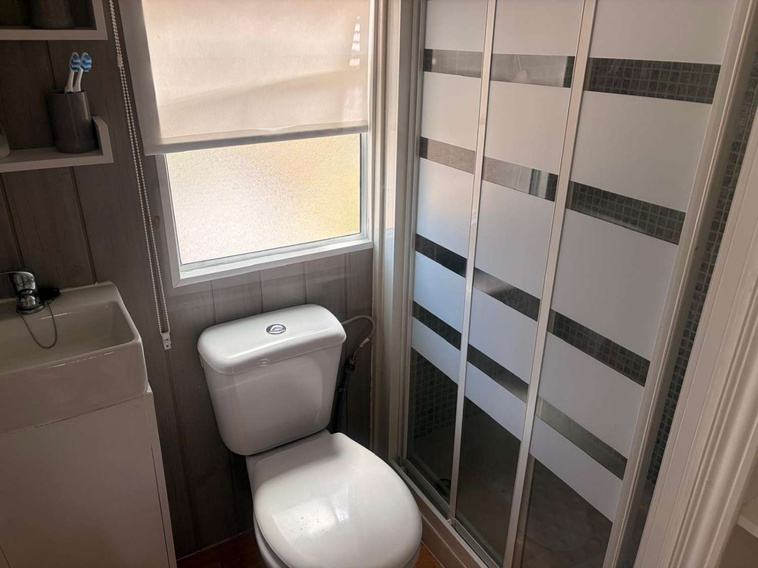 A ready-to-enjoy fully equipped Delta Santana Mobile home