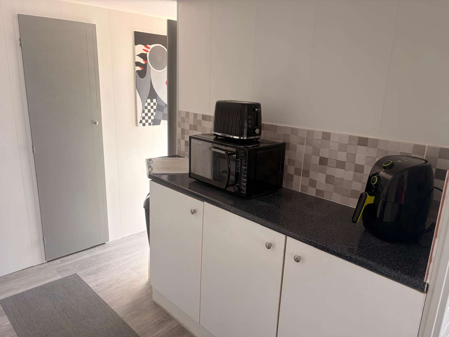 Delta 12 Refurbished One-Bedroom Mobile Home with communal pool