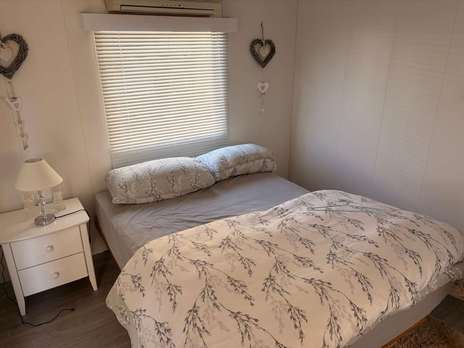 Delta 12 Refurbished One-Bedroom Mobile Home with communal pool