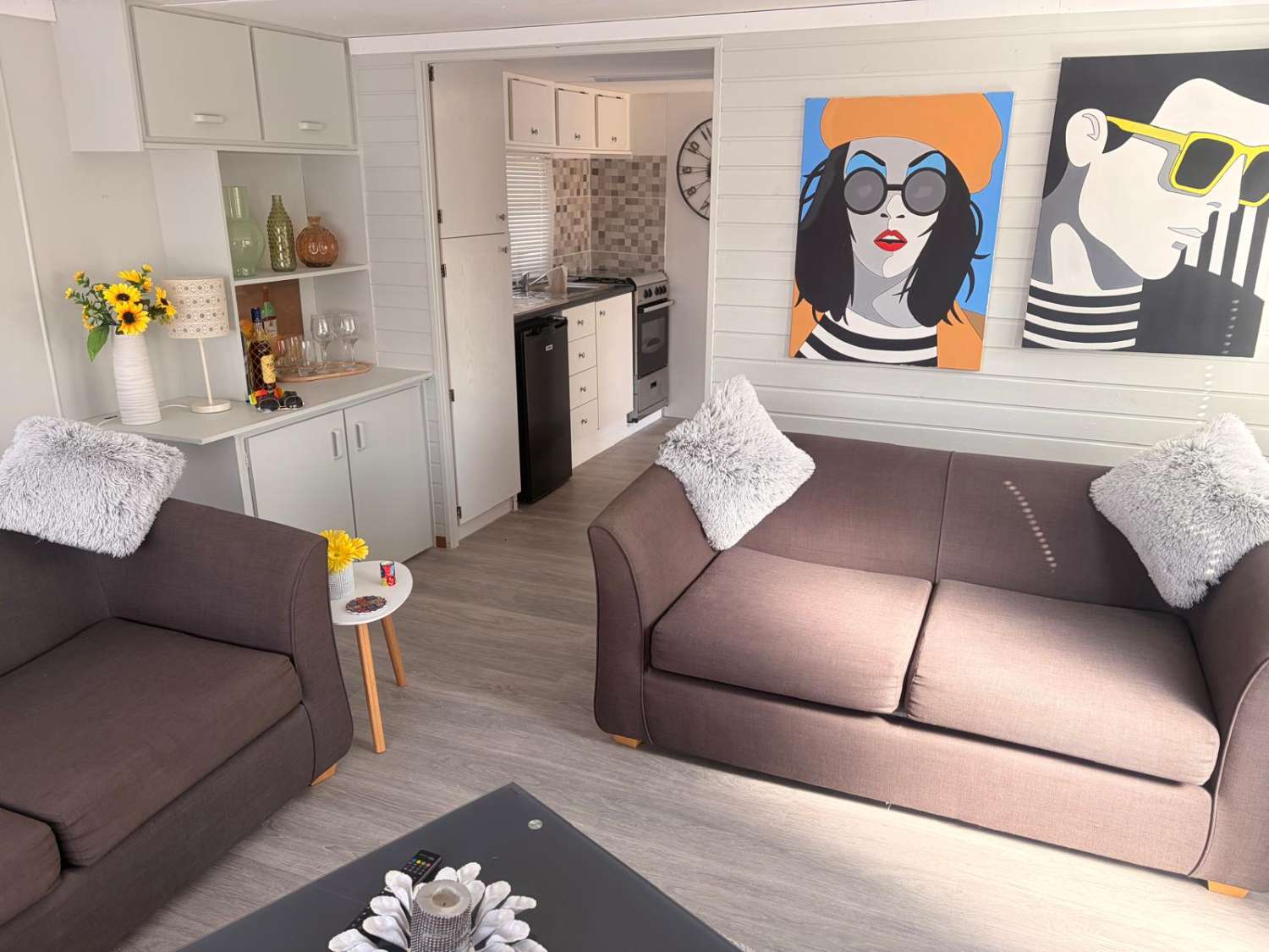 Delta 12 Refurbished One-Bedroom Mobile Home with communal pool