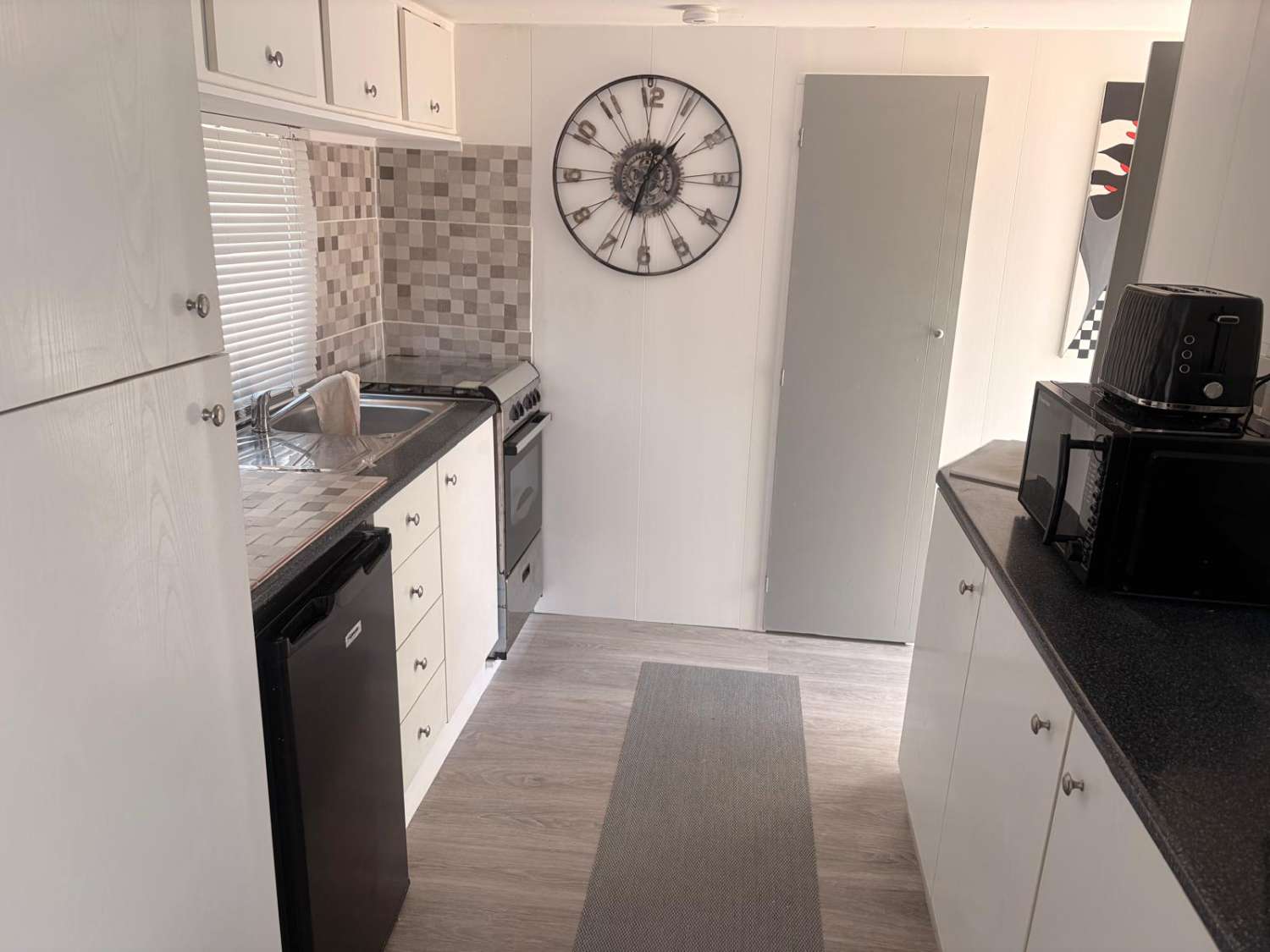 Delta 12 Refurbished One-Bedroom Mobile Home with communal pool